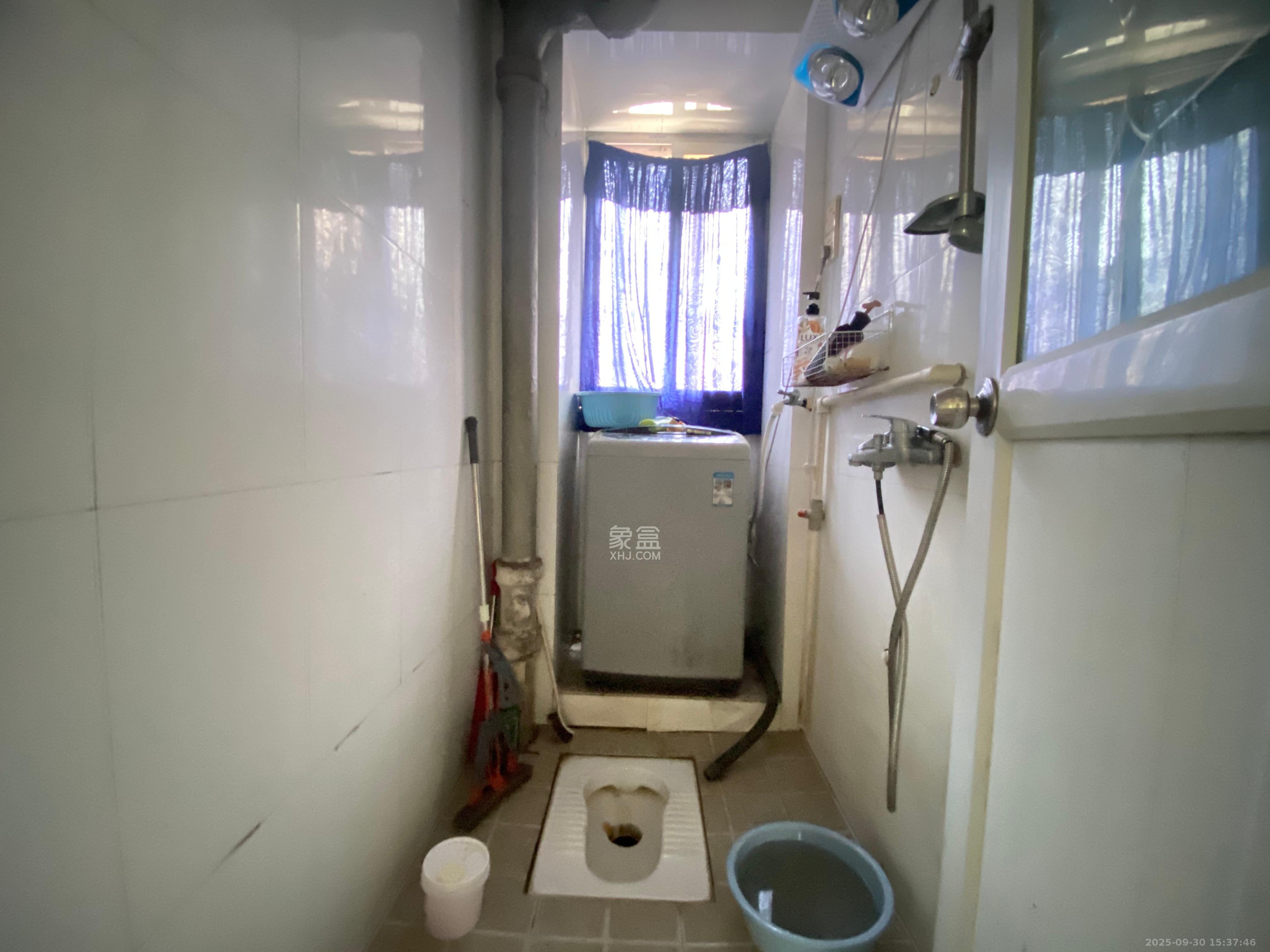 牛婆塘社区  2室1厅1卫    1300.0元/月室内图