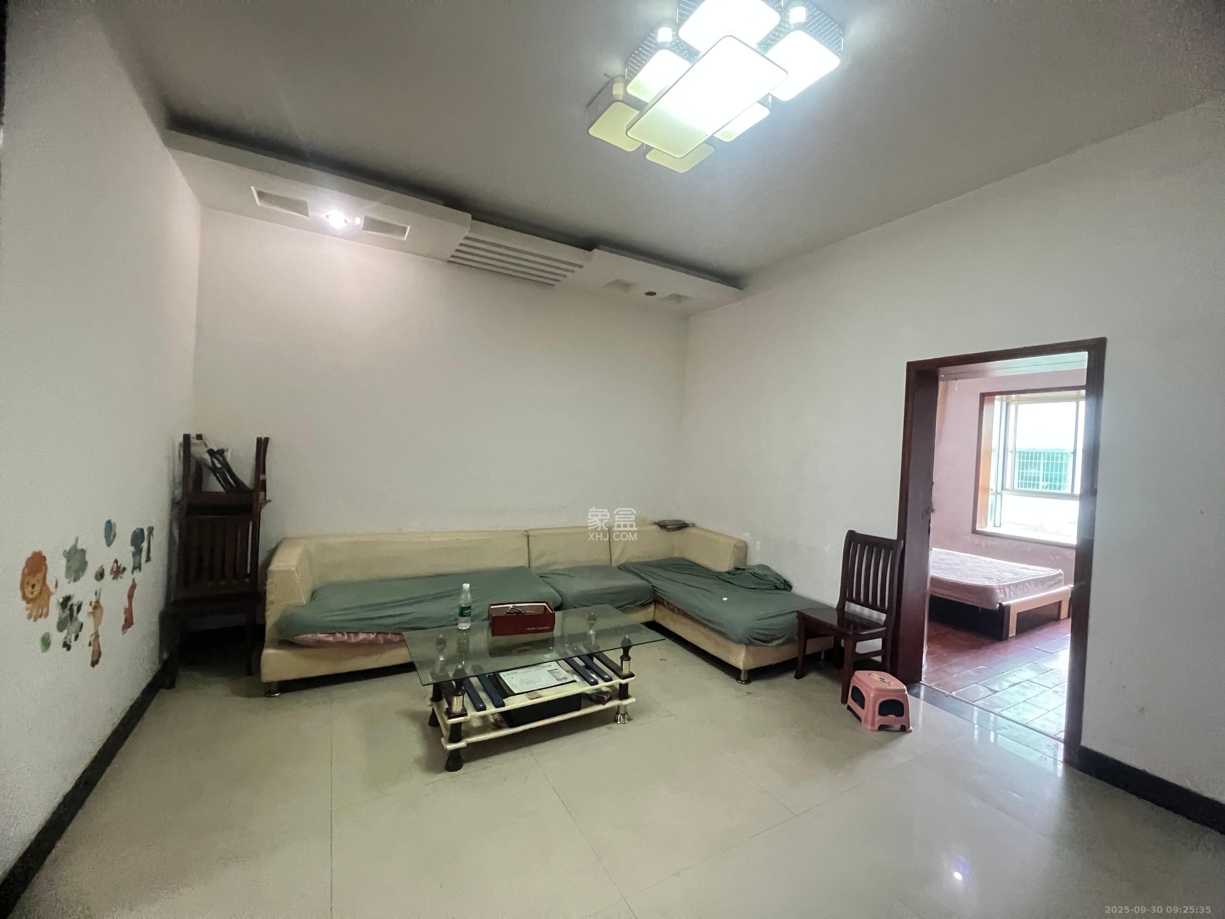 中南汽车世界 2室2厅1卫 1000.0元/月 中南汽车世界 2室2厅1卫 1000.0元/月室内图