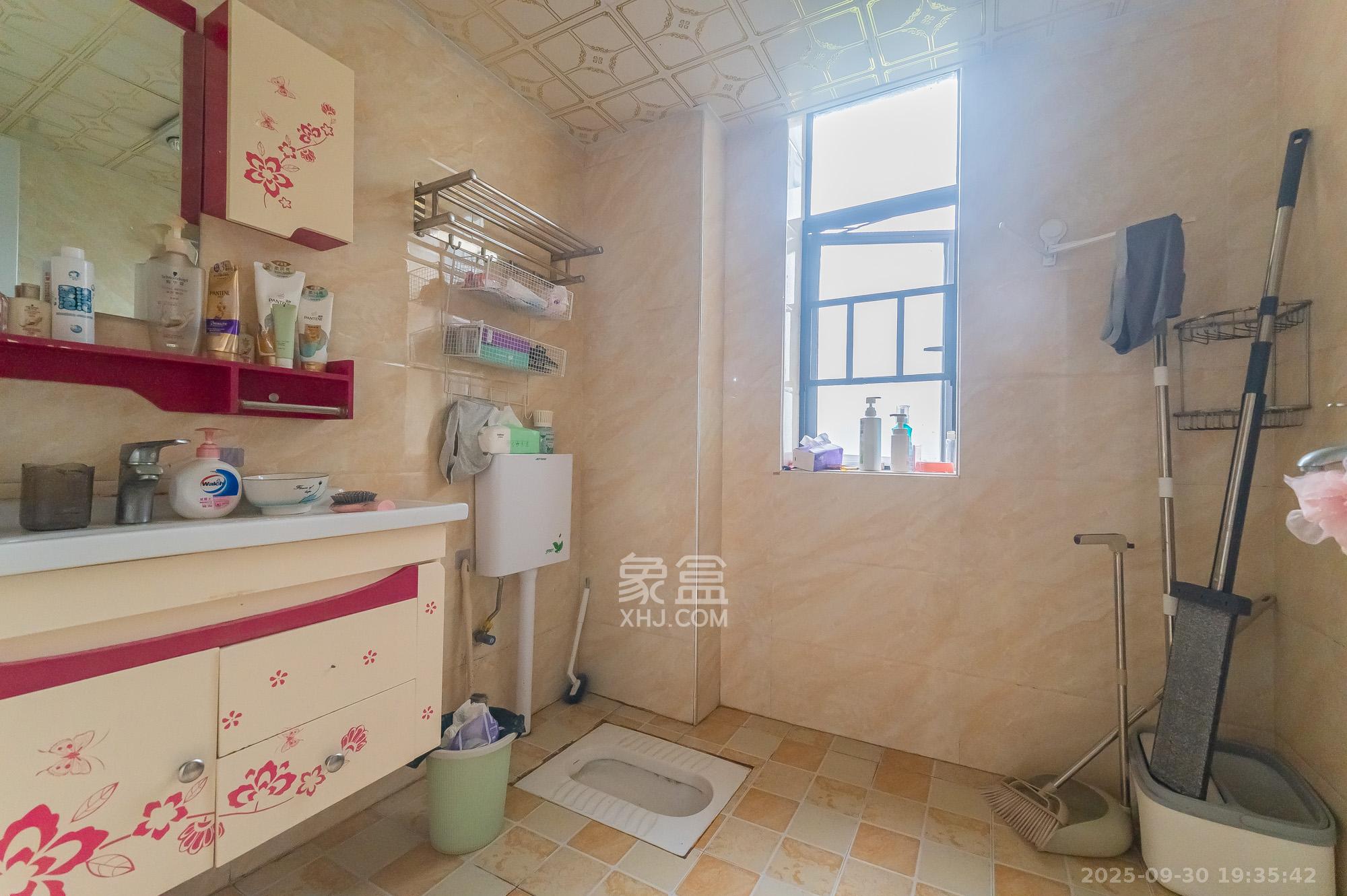 恒基凯旋门一二期 1室1厅1卫 46.8万 恒基凯旋门一二期 1室1厅1卫 46.8万卫生间