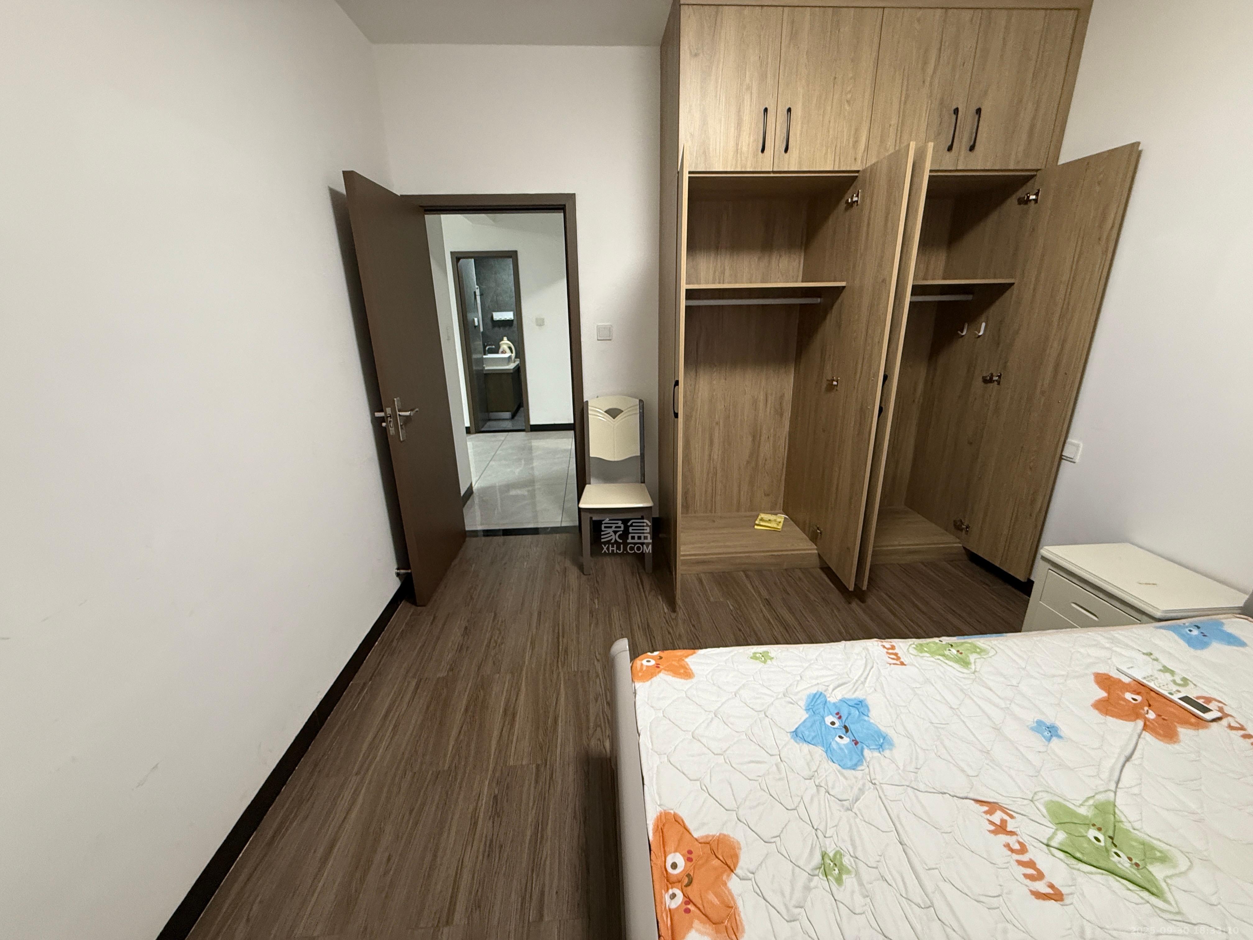 岳鞍阁小区  2室2厅1卫   1700.00元/月室内图