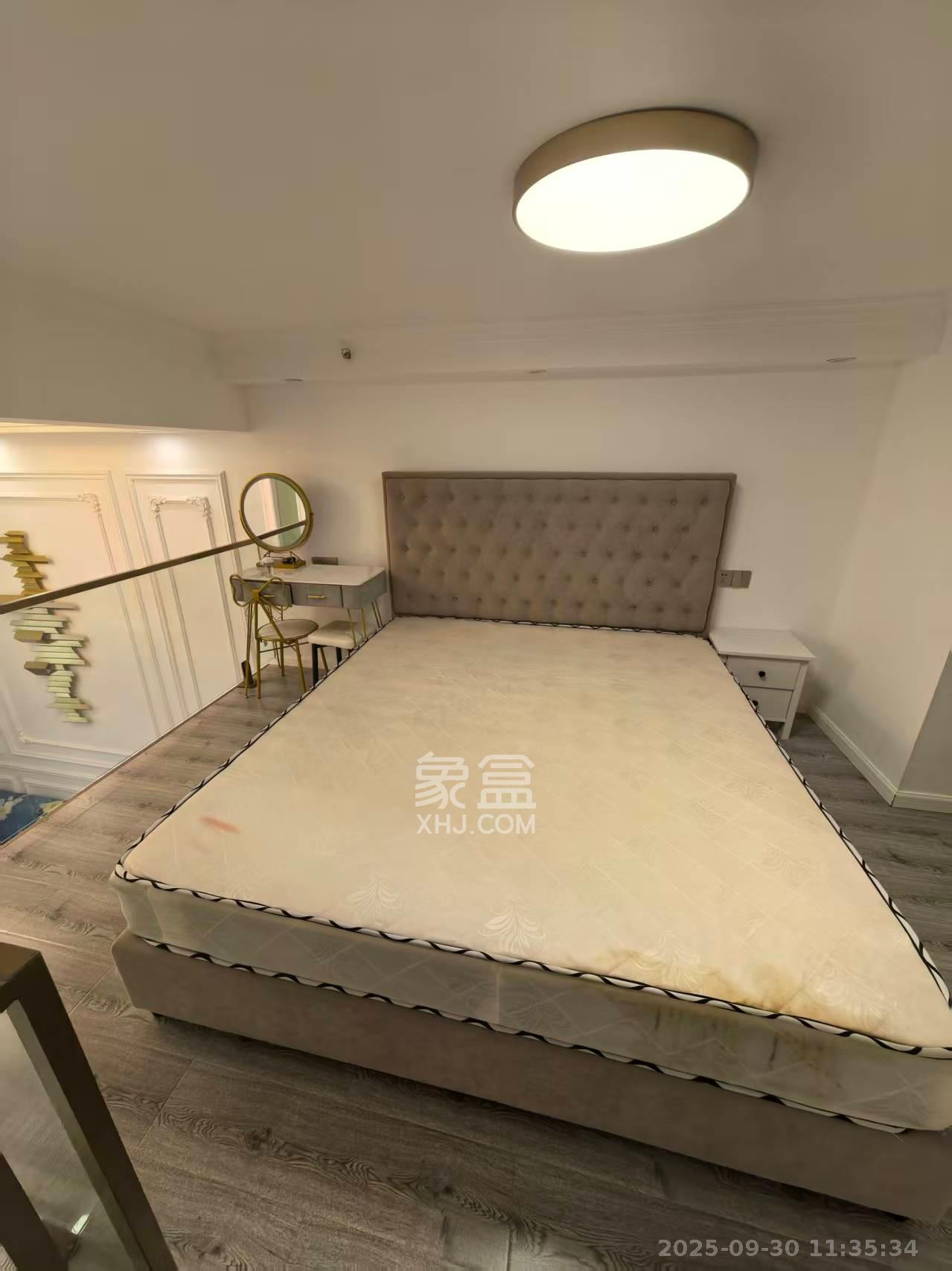 藏珑湖上公馆  1室1厅1卫    2300.0元/月室内图