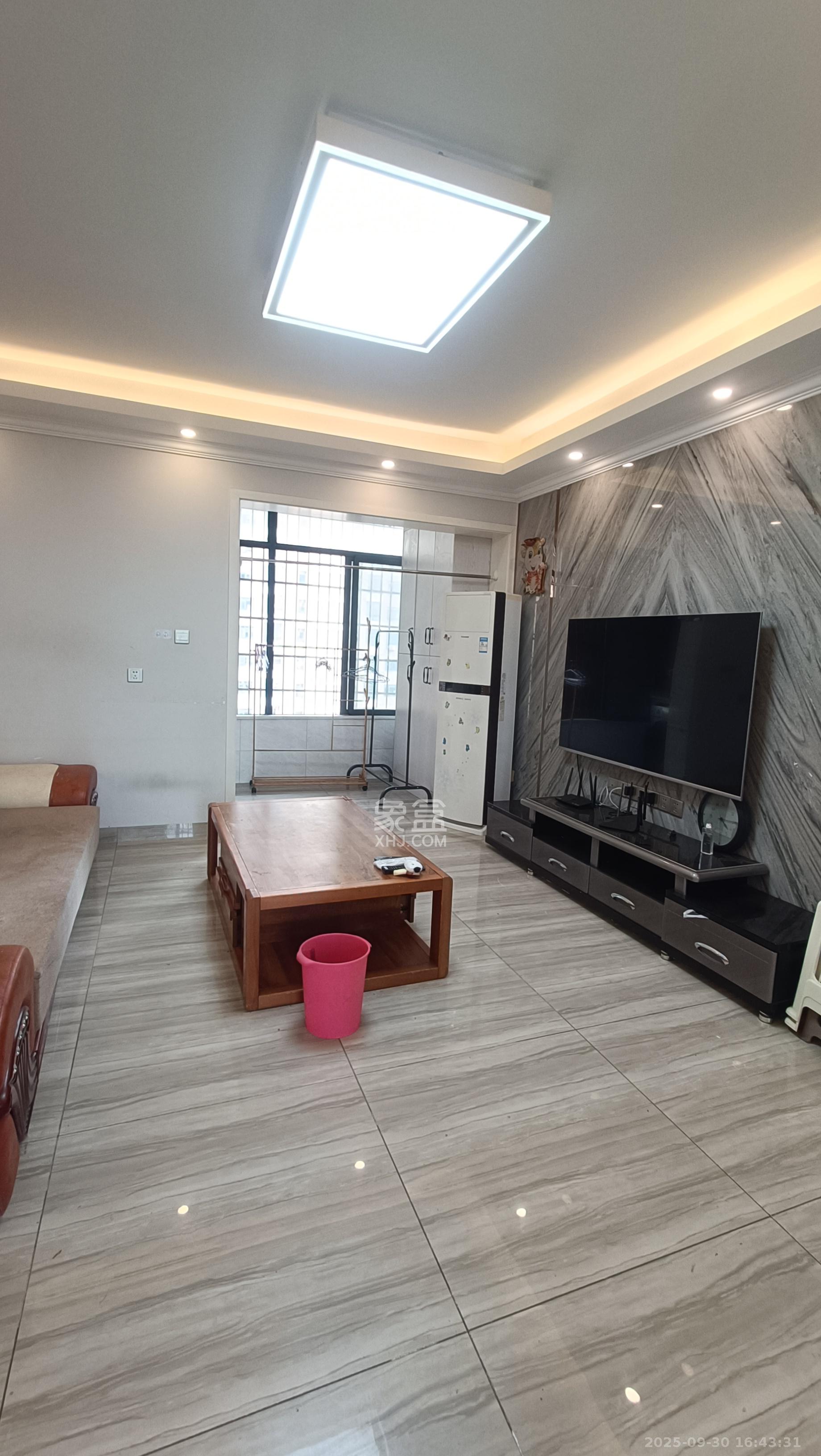 中国铁建国际城二期 3室2厅1卫 1800.00元/月 中国铁建国际城二期 3室2厅1卫 1800.00元/月室内图