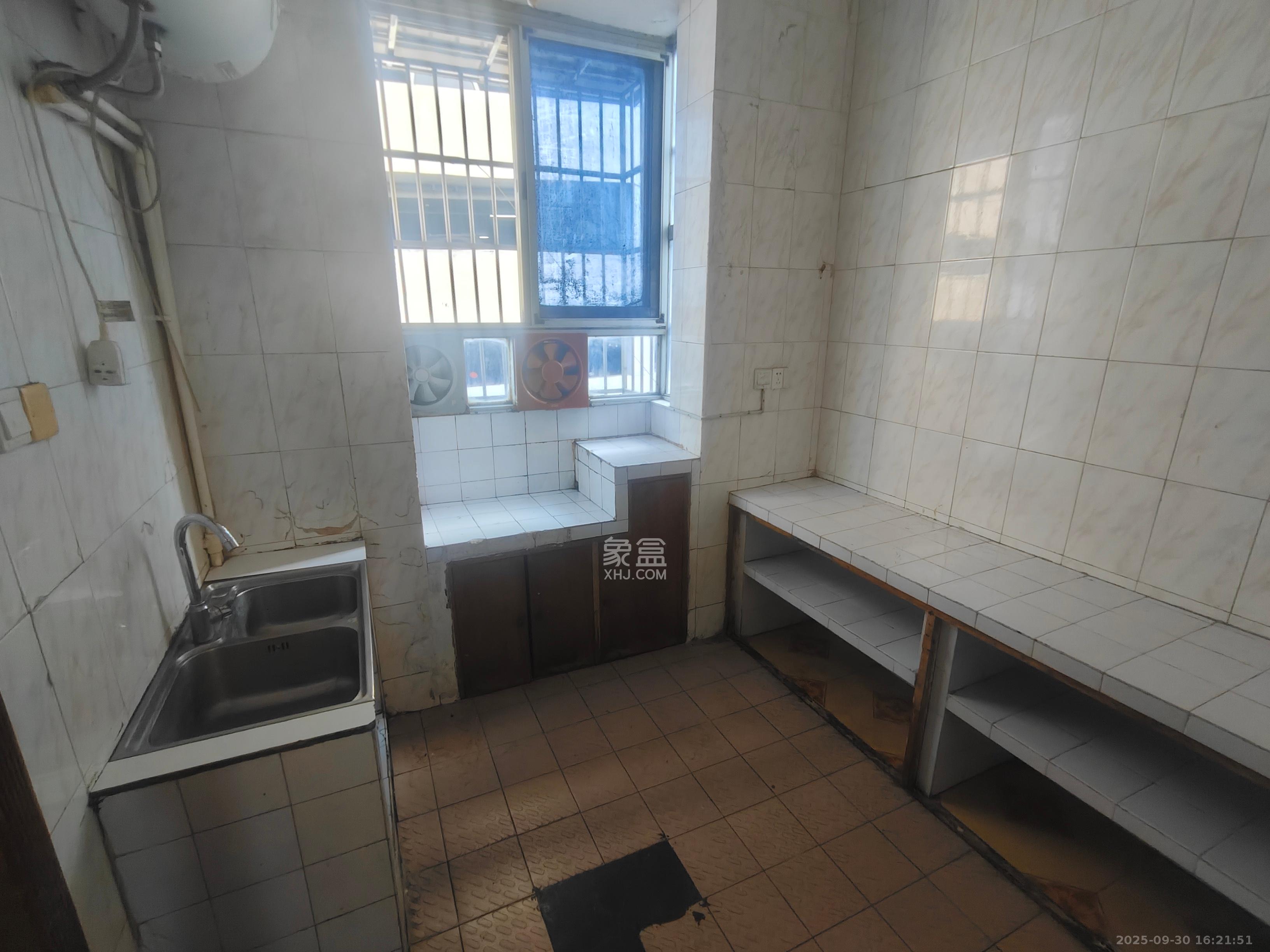 高桥高双湖商贸城 3室1厅1卫 1500.0元/月 高桥高双湖商贸城 3室1厅1卫 1500.0元/月室内图