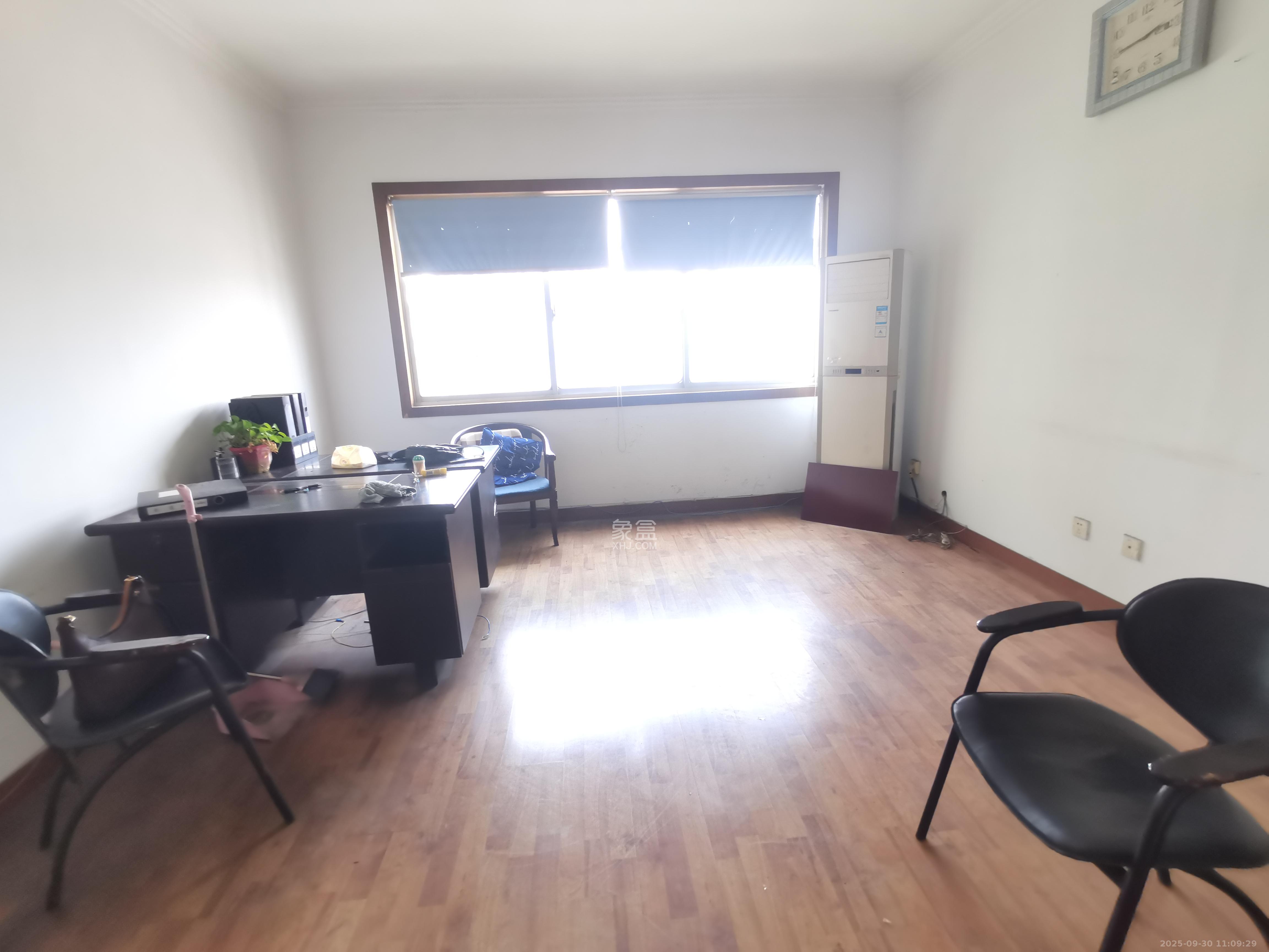 东方之珠  2室2厅1卫    1900.0元/月室内图