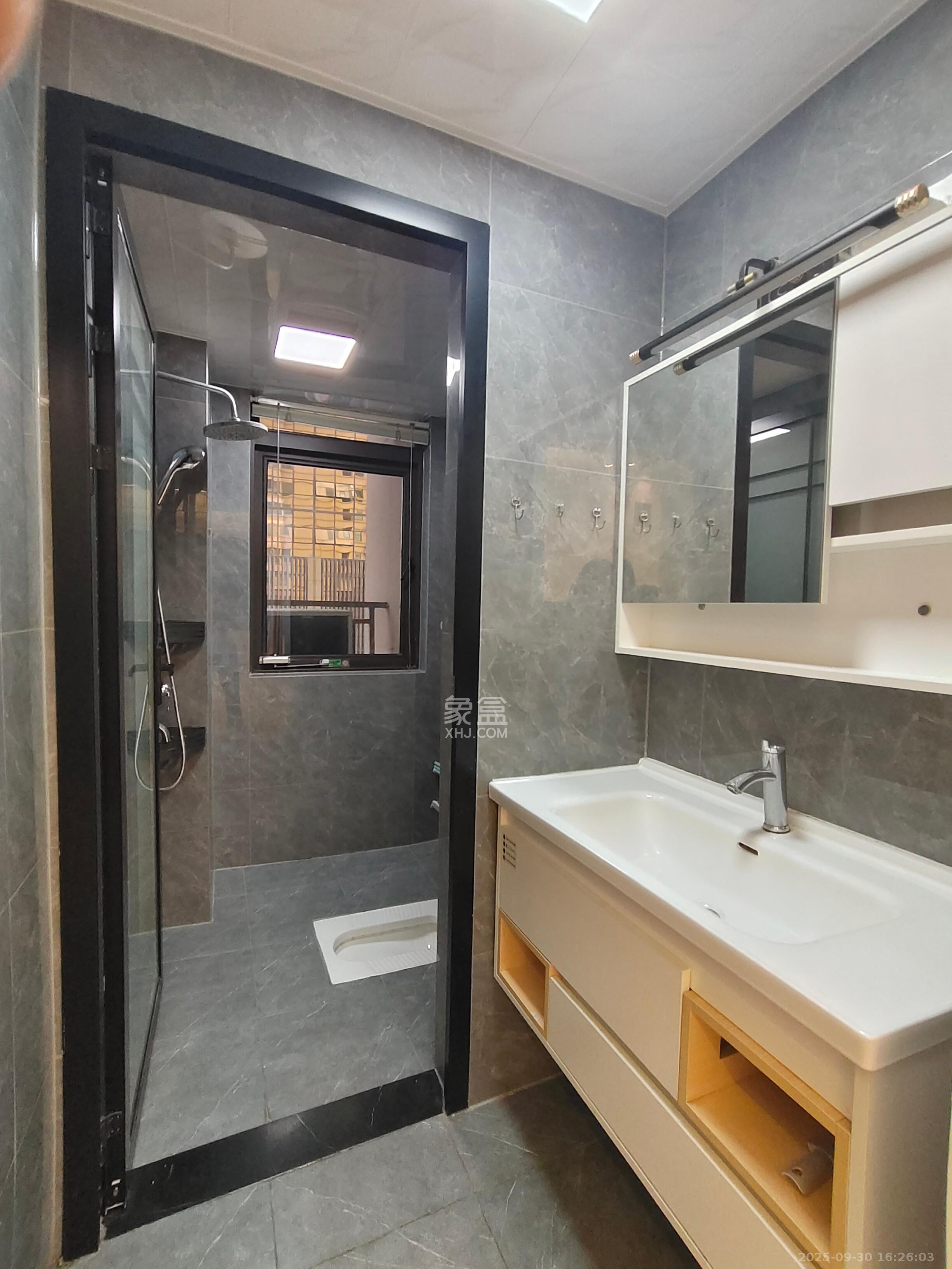 福天星中心(福天星雅苑) 3室2厅2卫 2600.0元/月 福天星中心(福天星雅苑) 3室2厅2卫 2600.0元/月室内图