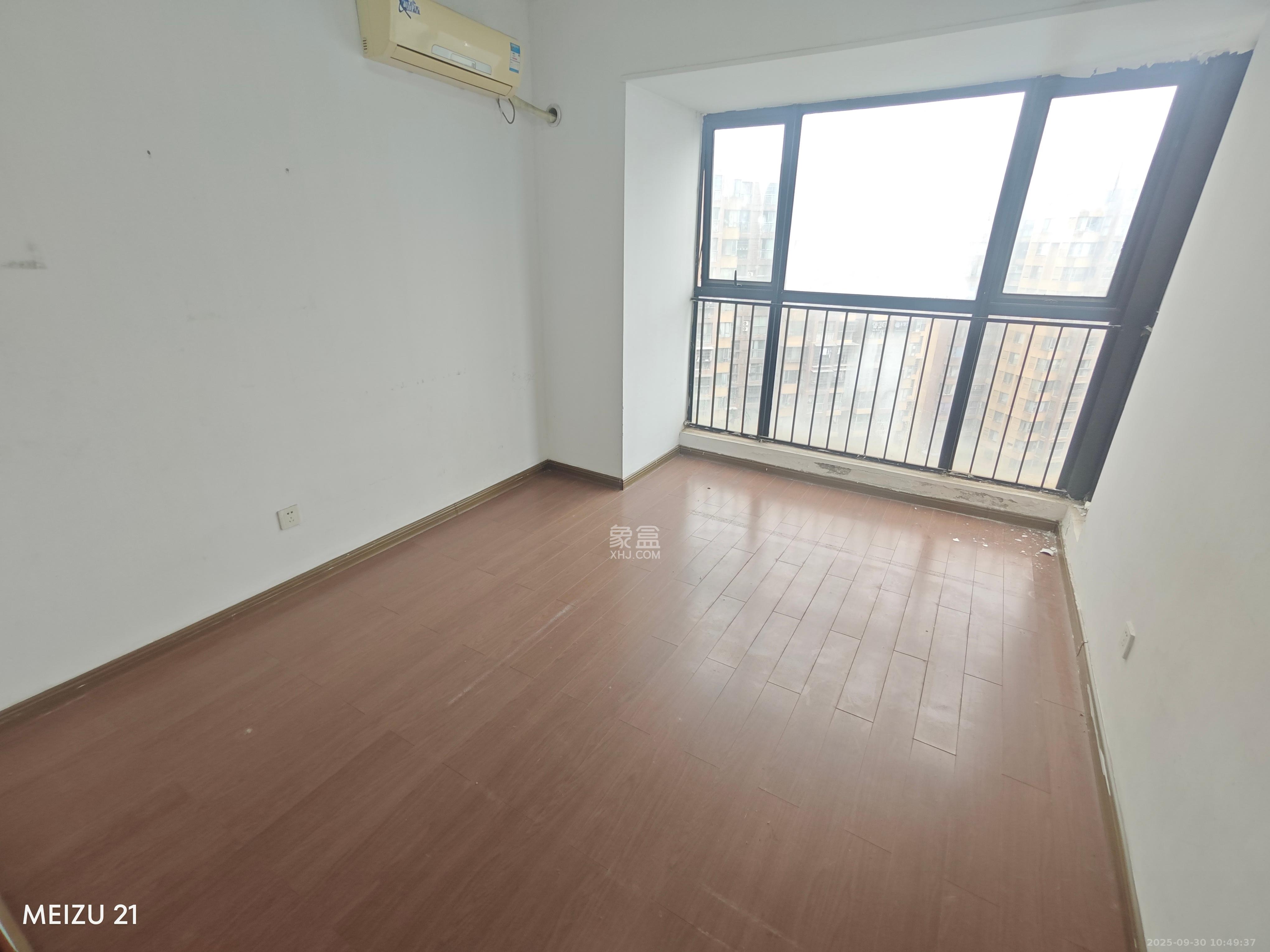 万科城 3室2厅2卫 3000.0元/月 万科城 3室2厅2卫 3000.0元/月室内图