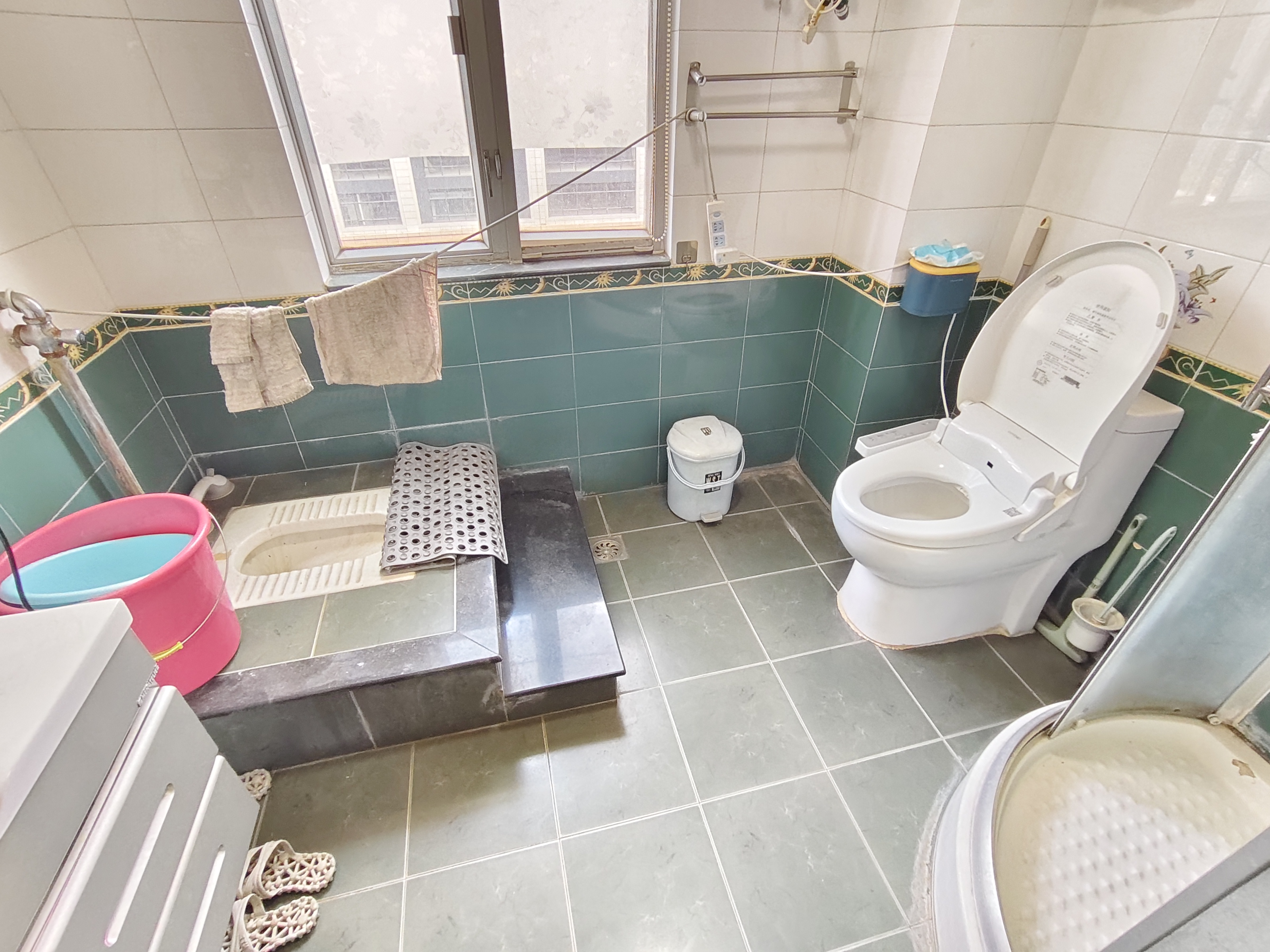 名门广场南区(一期) 4室2厅2卫 5000.0元/月 名门广场南区(一期) 4室2厅2卫 5000.0元/月室内图