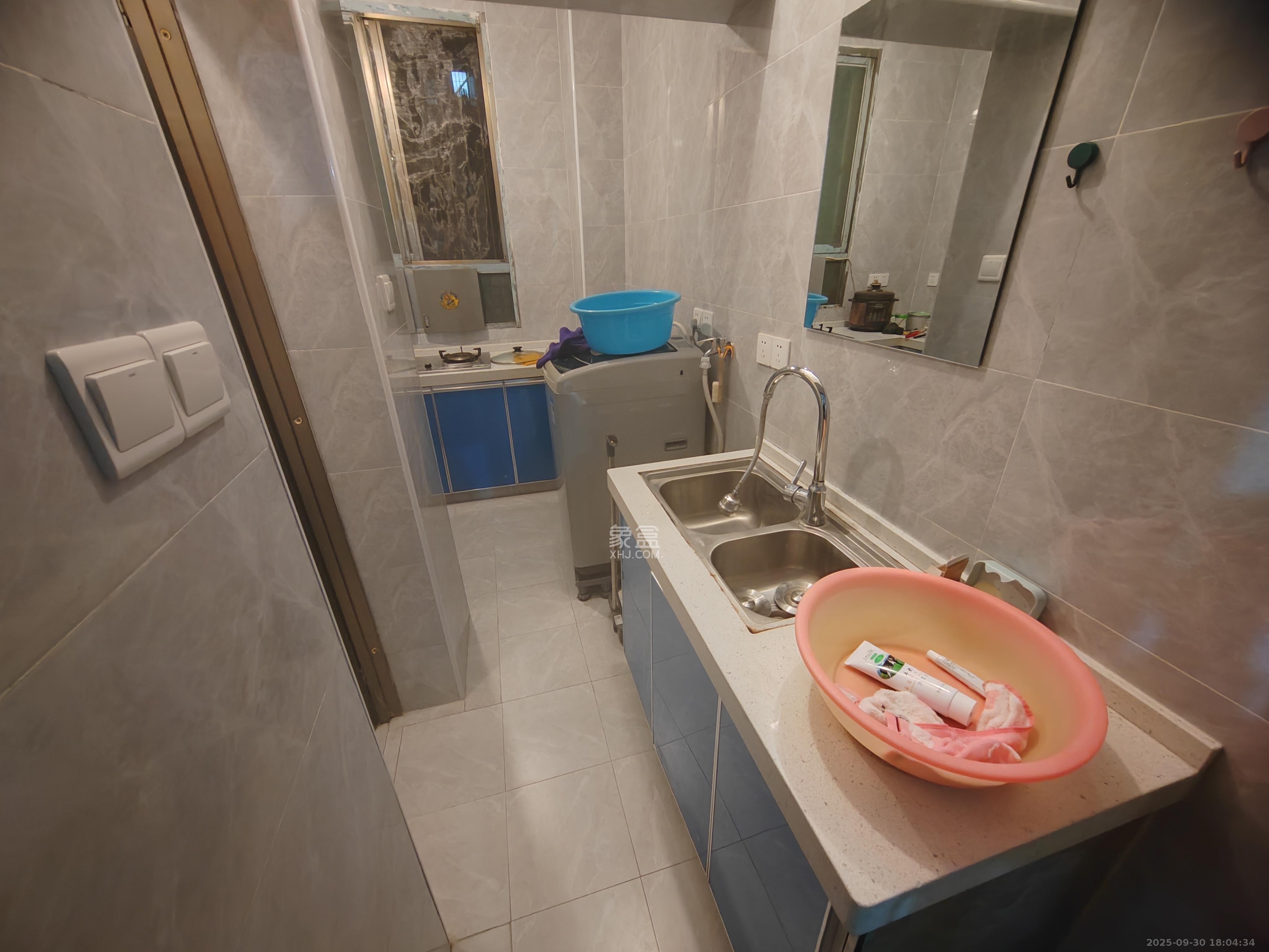 赤岗小区(一二三片) 2室1厅1卫 1400.0元/月 赤岗小区(一二三片) 2室1厅1卫 1400.0元/月室内图