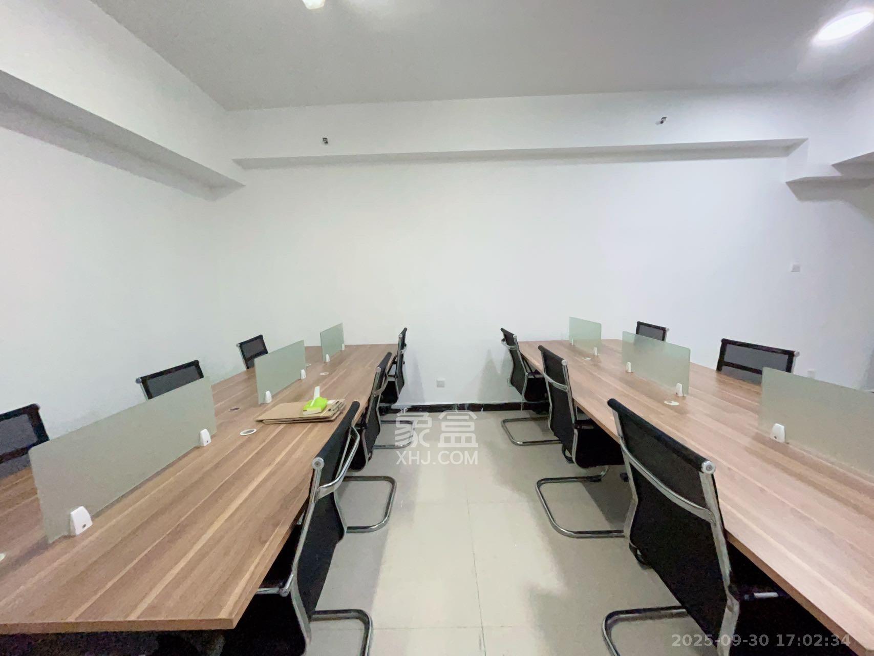 奥克斯广场 1室1厅1卫 2400.0元/月 奥克斯广场 1室1厅1卫 2400.0元/月室内图