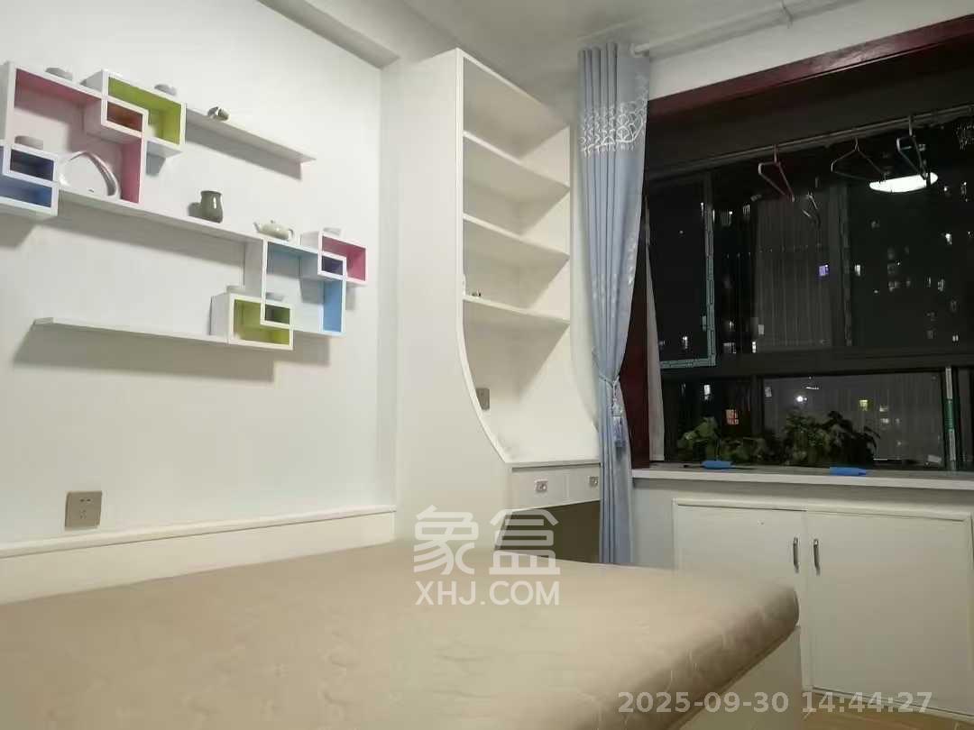 北大资源理想家园  4室2厅2卫    3200.0元/月室内图