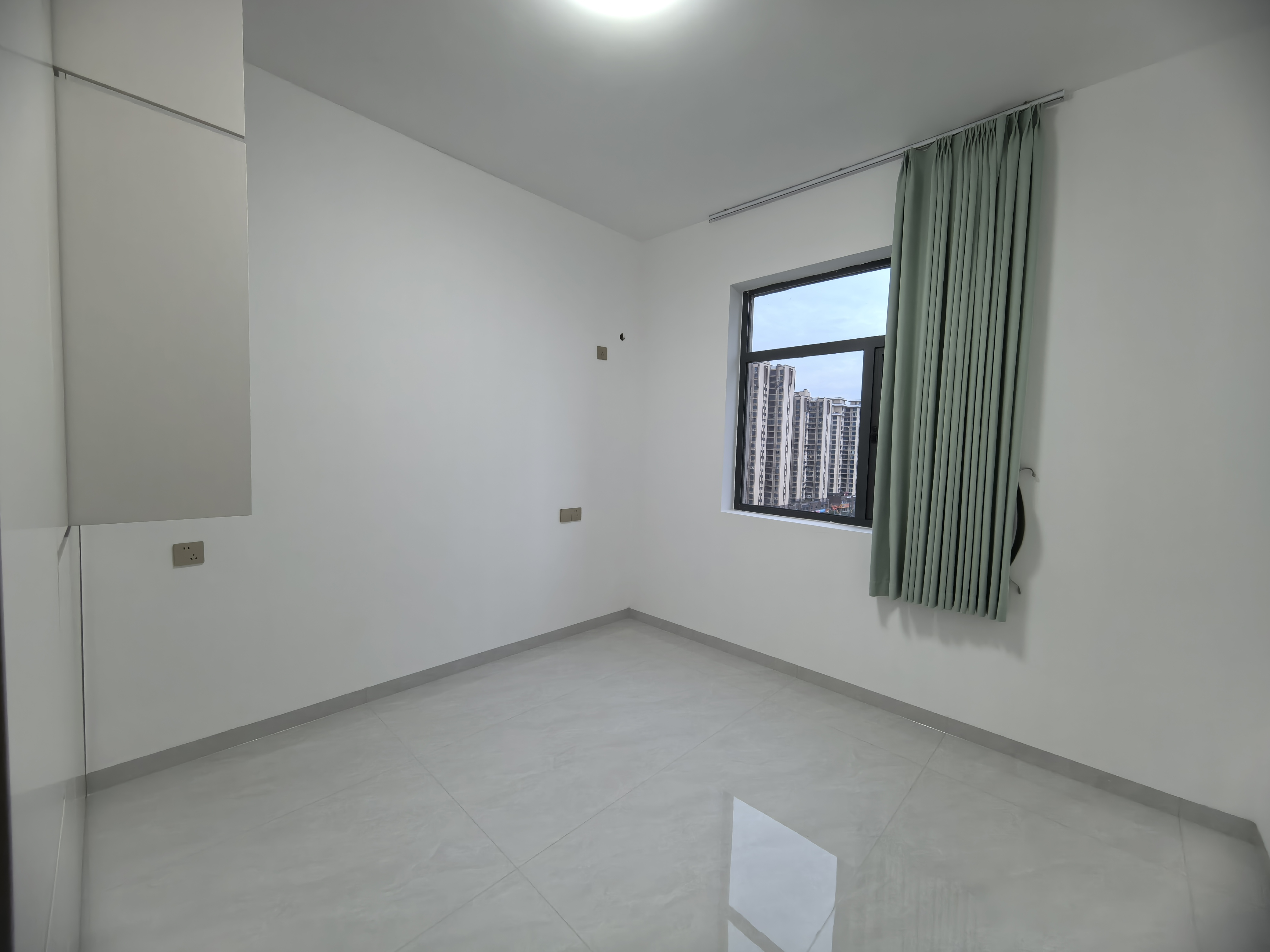 天成国际 4室2厅2卫 2500.0元/月 天成国际 4室2厅2卫 2500.0元/月室内图