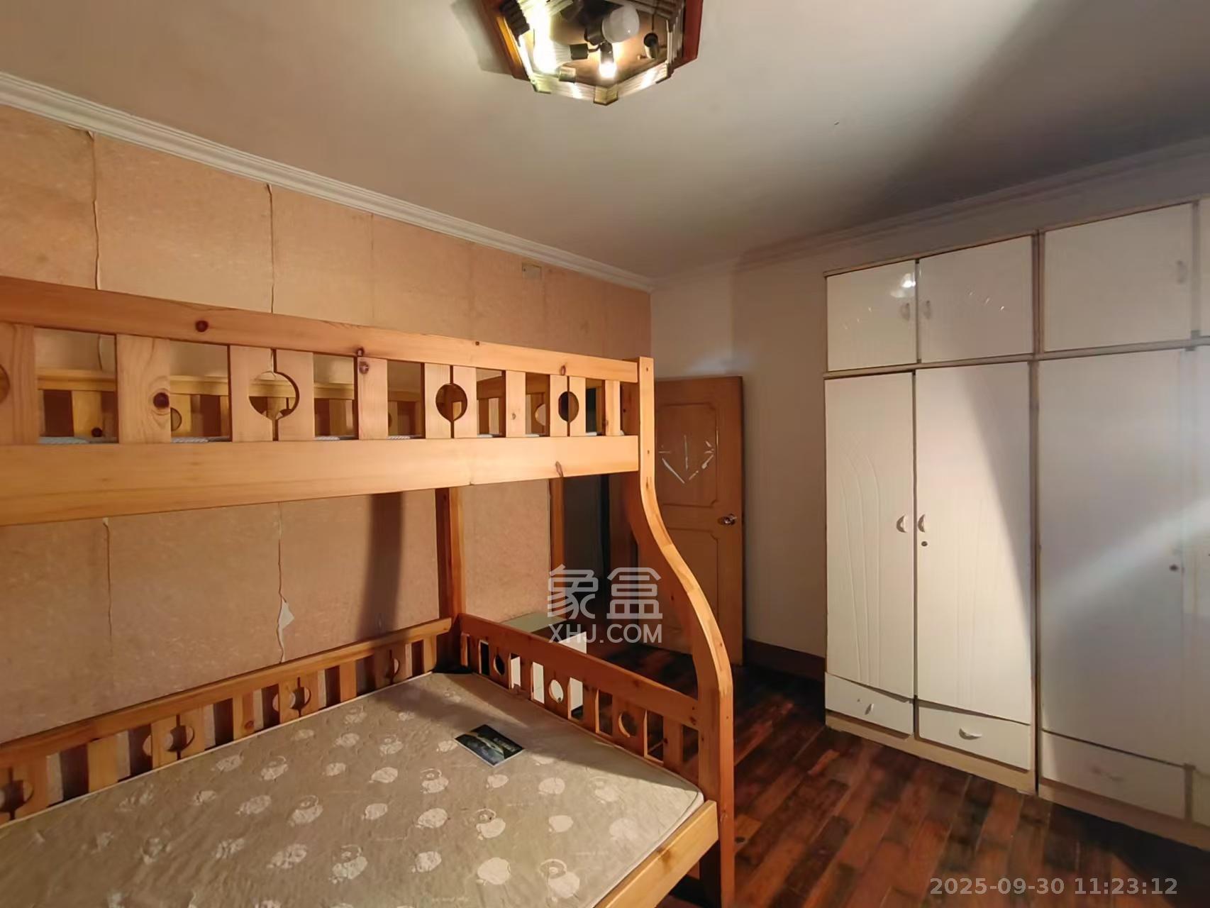 雅泰花园  3室2厅1卫    2500.0元/月室内图