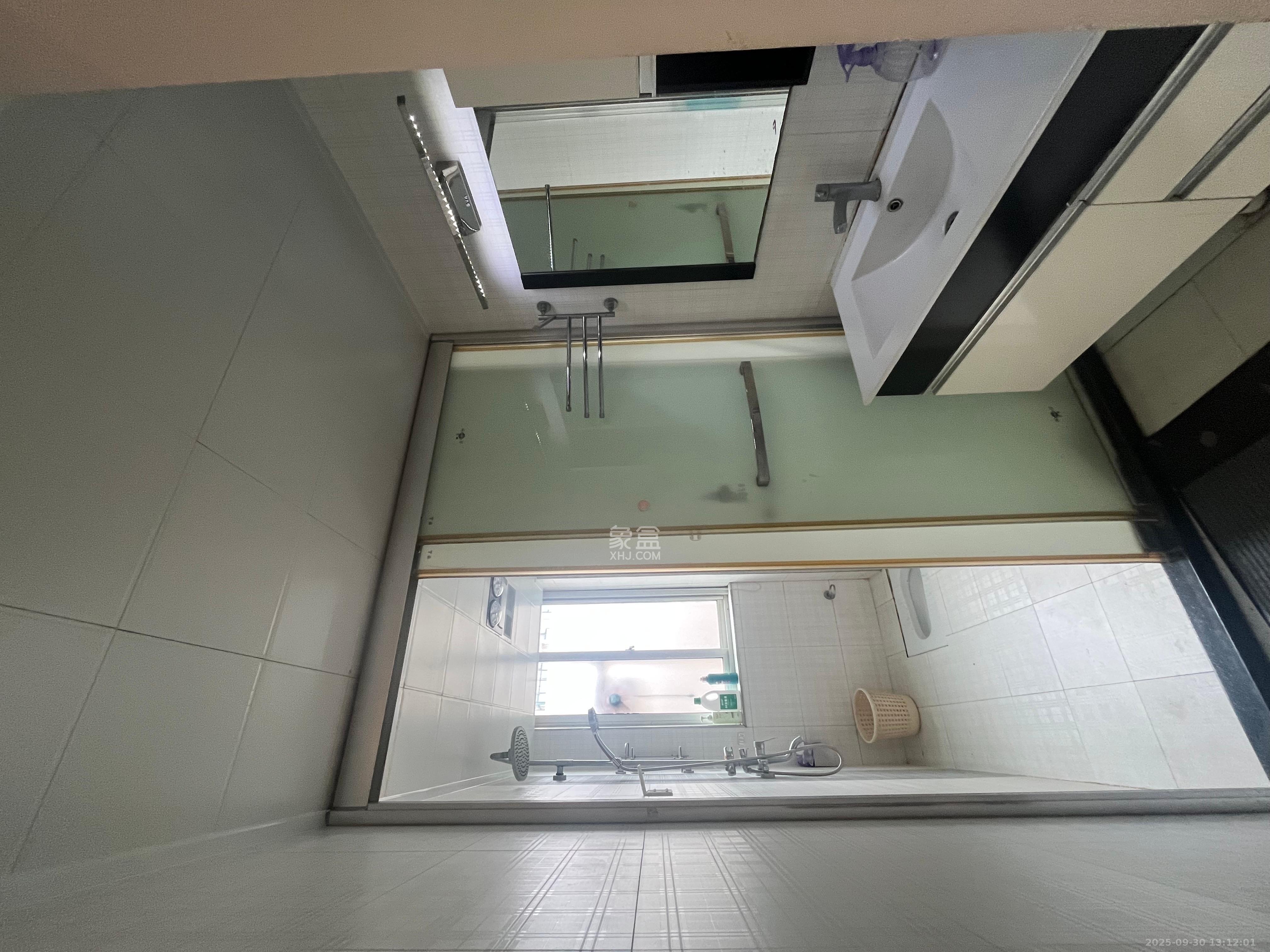 星城荣域  3室2厅2卫    3000.0元/月室内图