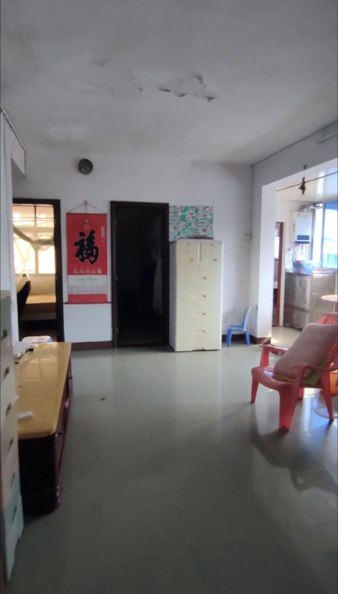 市政府宿舍(新华南路5号)  3室2厅1卫    48.0万 市政府宿舍(新华南路5号)  3室2厅1卫    48.0万客厅