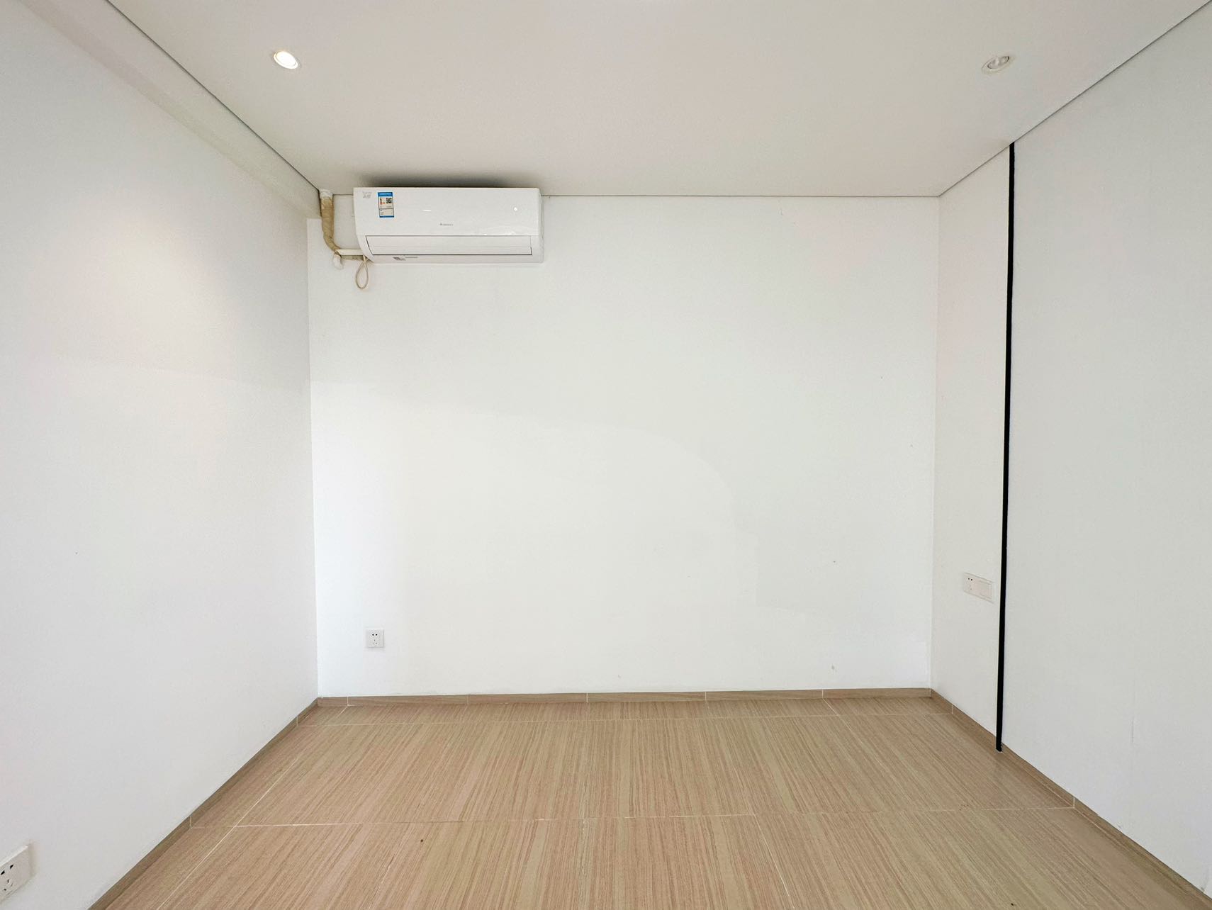 海航豪庭南苑  1室1厅1卫   2800.00元/月室内图