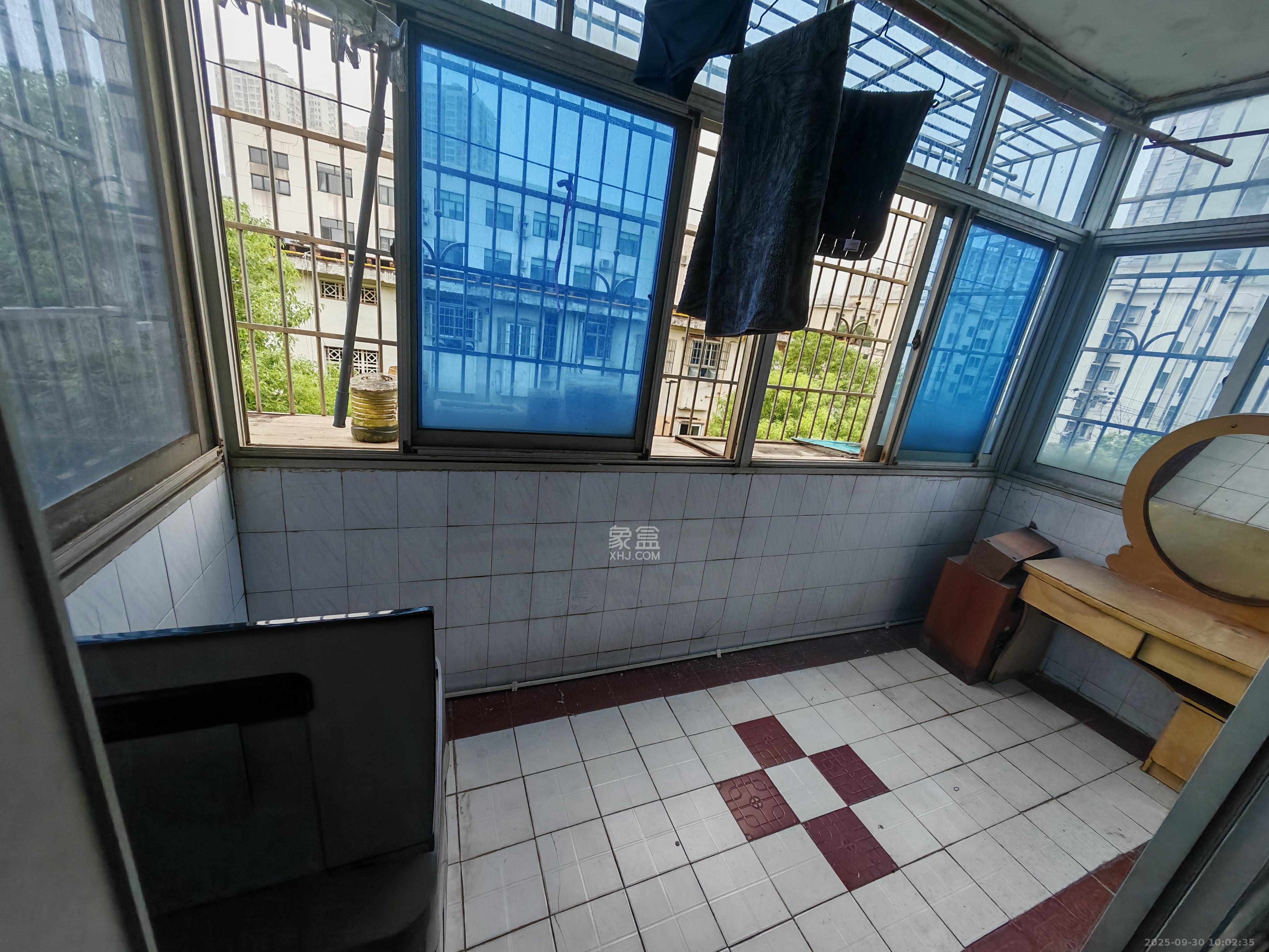 湖橡宿舍/湖橡小区 2室1厅1卫 1200.0元/月 湖橡宿舍/湖橡小区 2室1厅1卫 1200.0元/月室内图