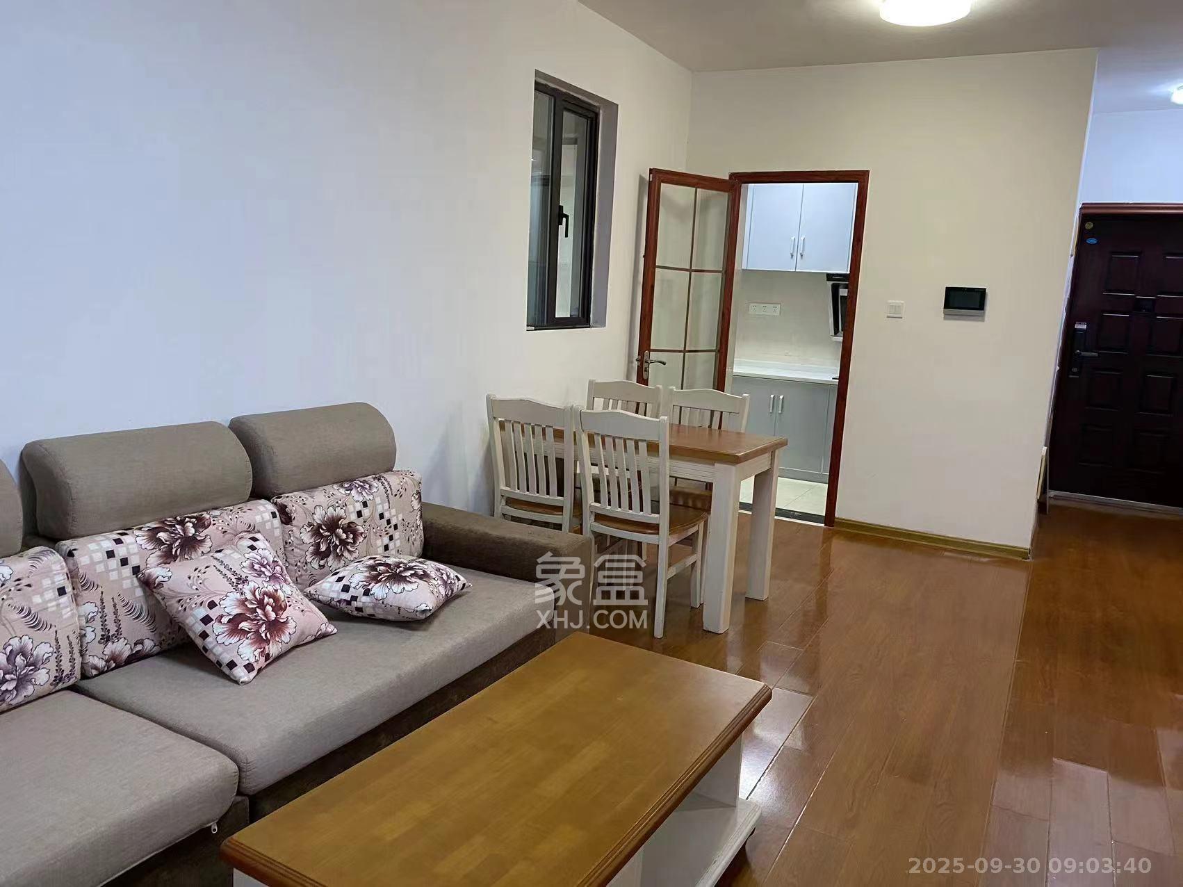 和泓梅溪四季 2室2厅1卫 2200.0元/月 和泓梅溪四季 2室2厅1卫 2200.0元/月室内图