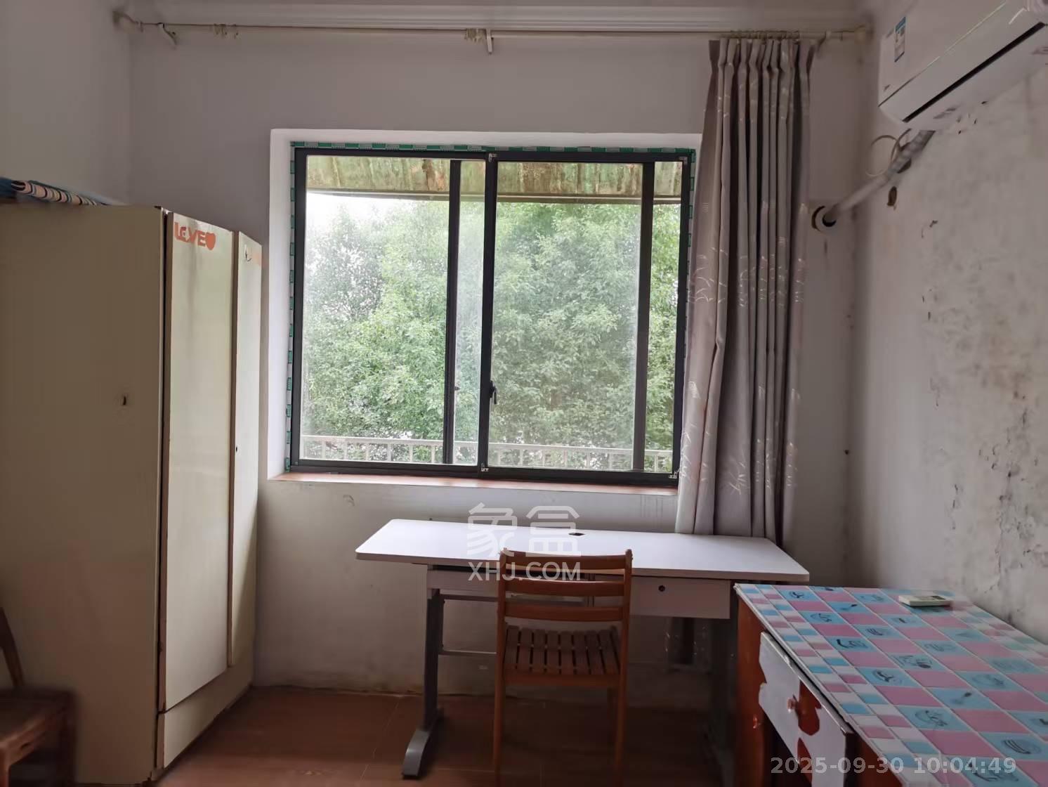 三印宿舍  3室2厅1卫    1400.0元/月室内图