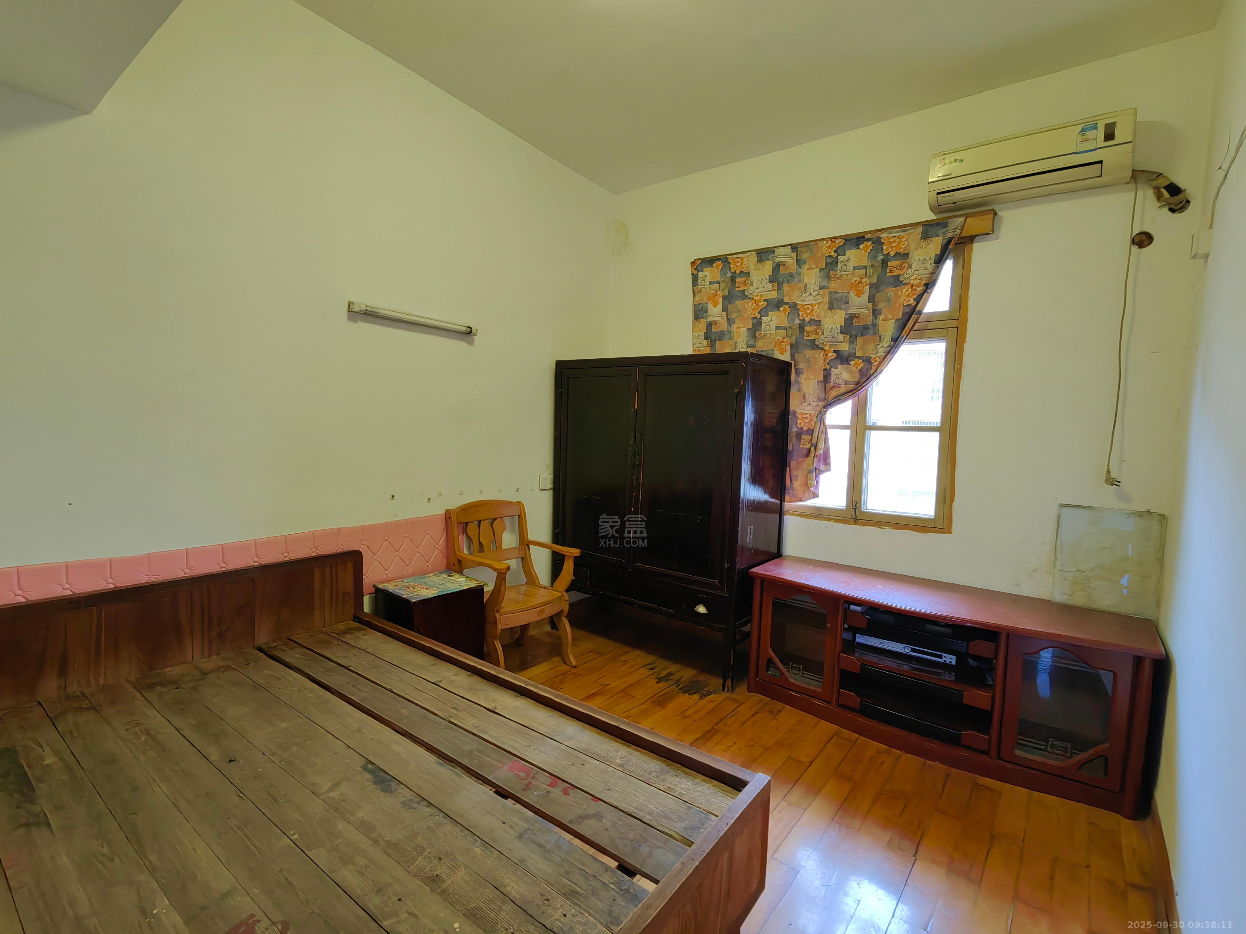 6415  2室1厅1卫   700.00元/月室内图