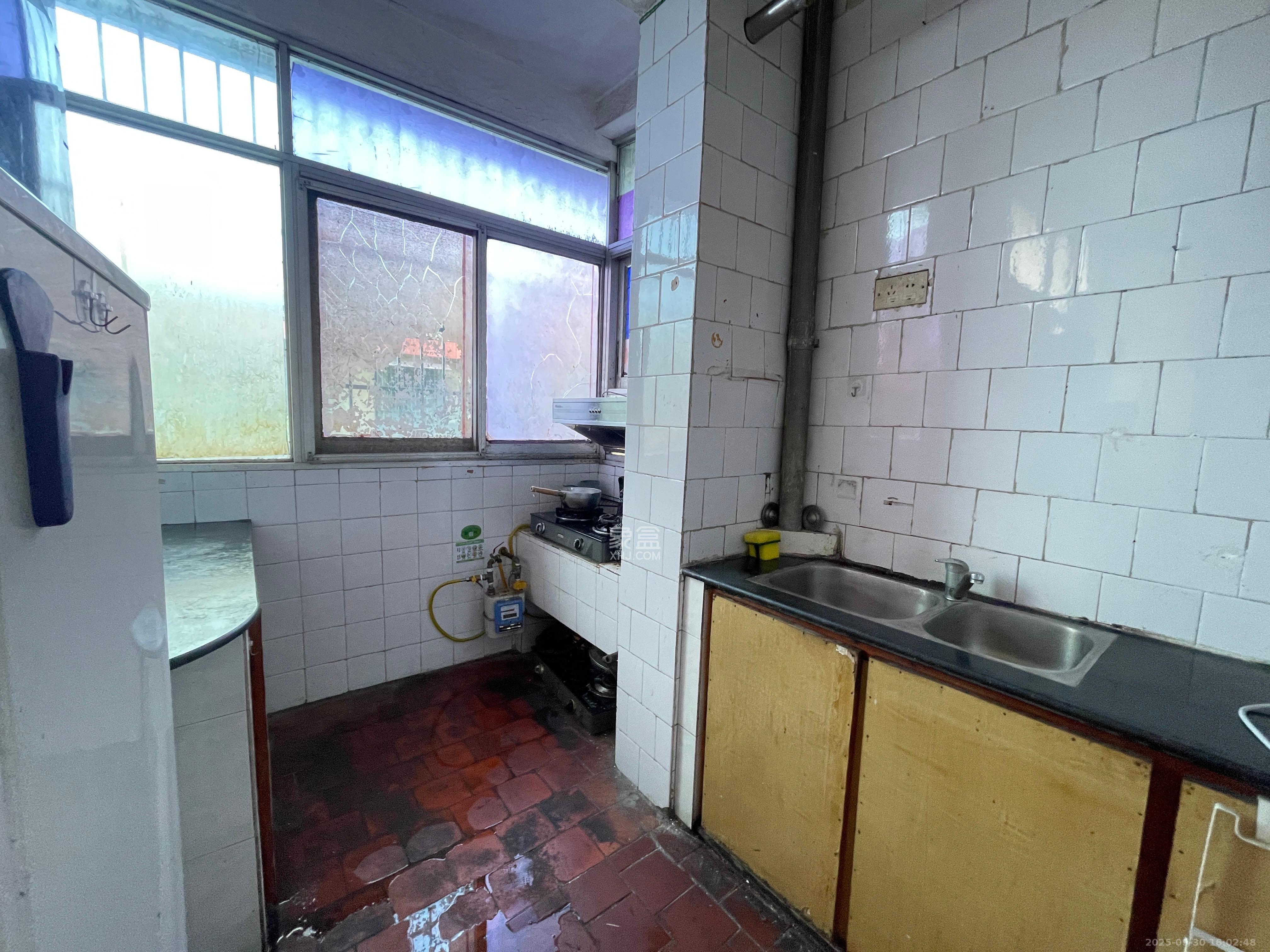 二机小区 2室1厅1卫 1200.0元/月 二机小区 2室1厅1卫 1200.0元/月室内图