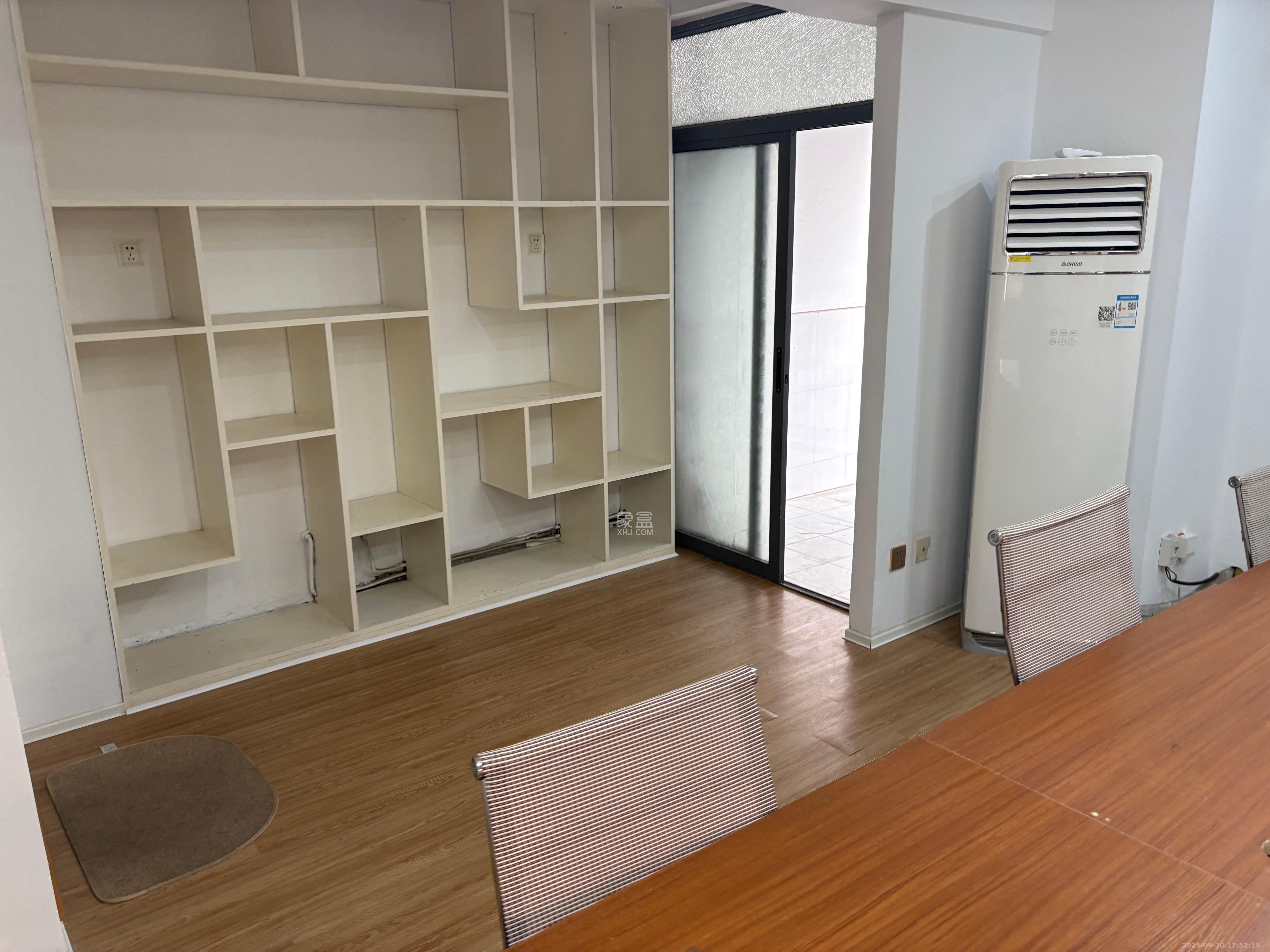 湘域中央  1室1厅1卫   3500.00元/月室内图