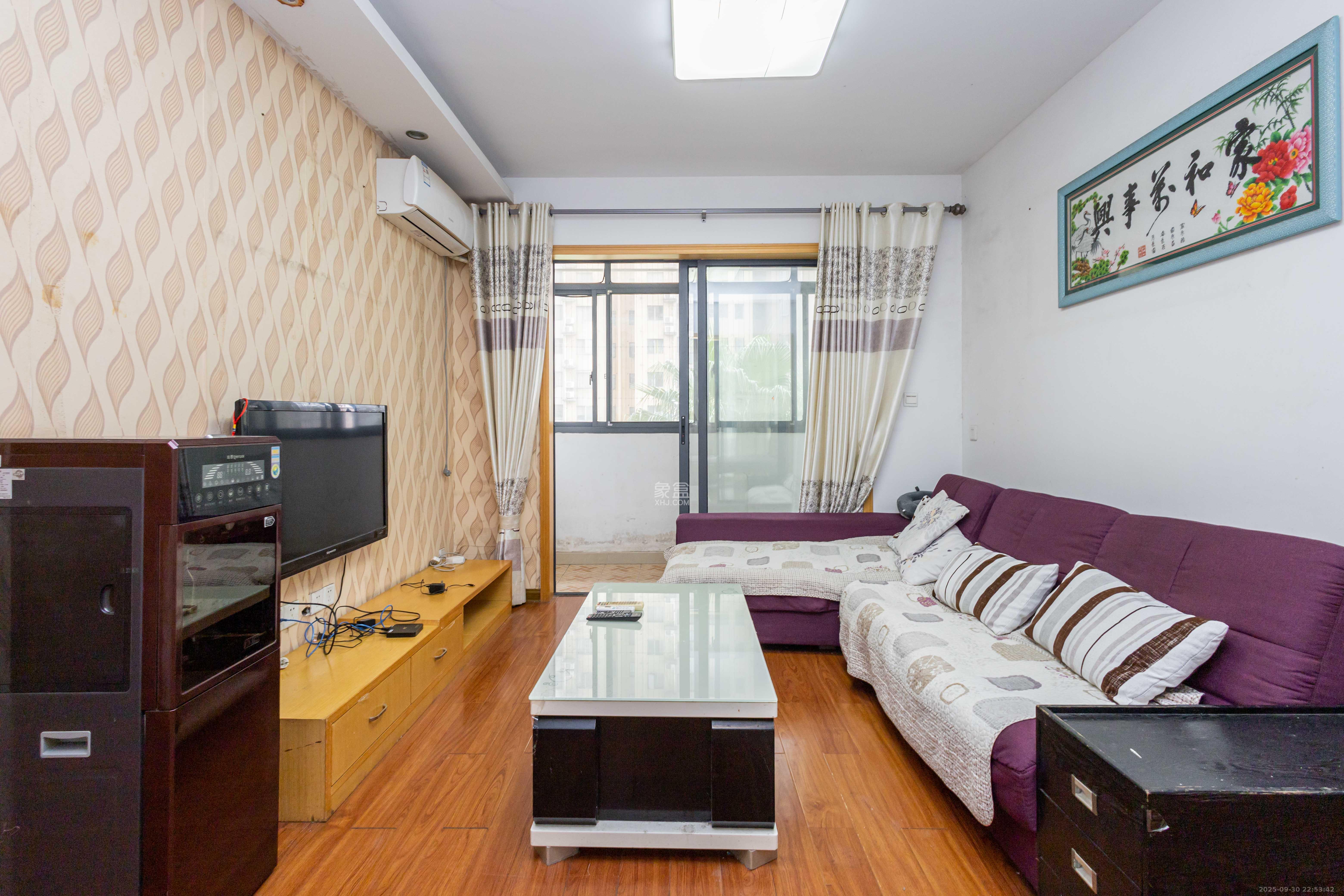 中国铁建国际城一期 3室2厅1卫 48.8万 中国铁建国际城一期 3室2厅1卫 48.8万客厅