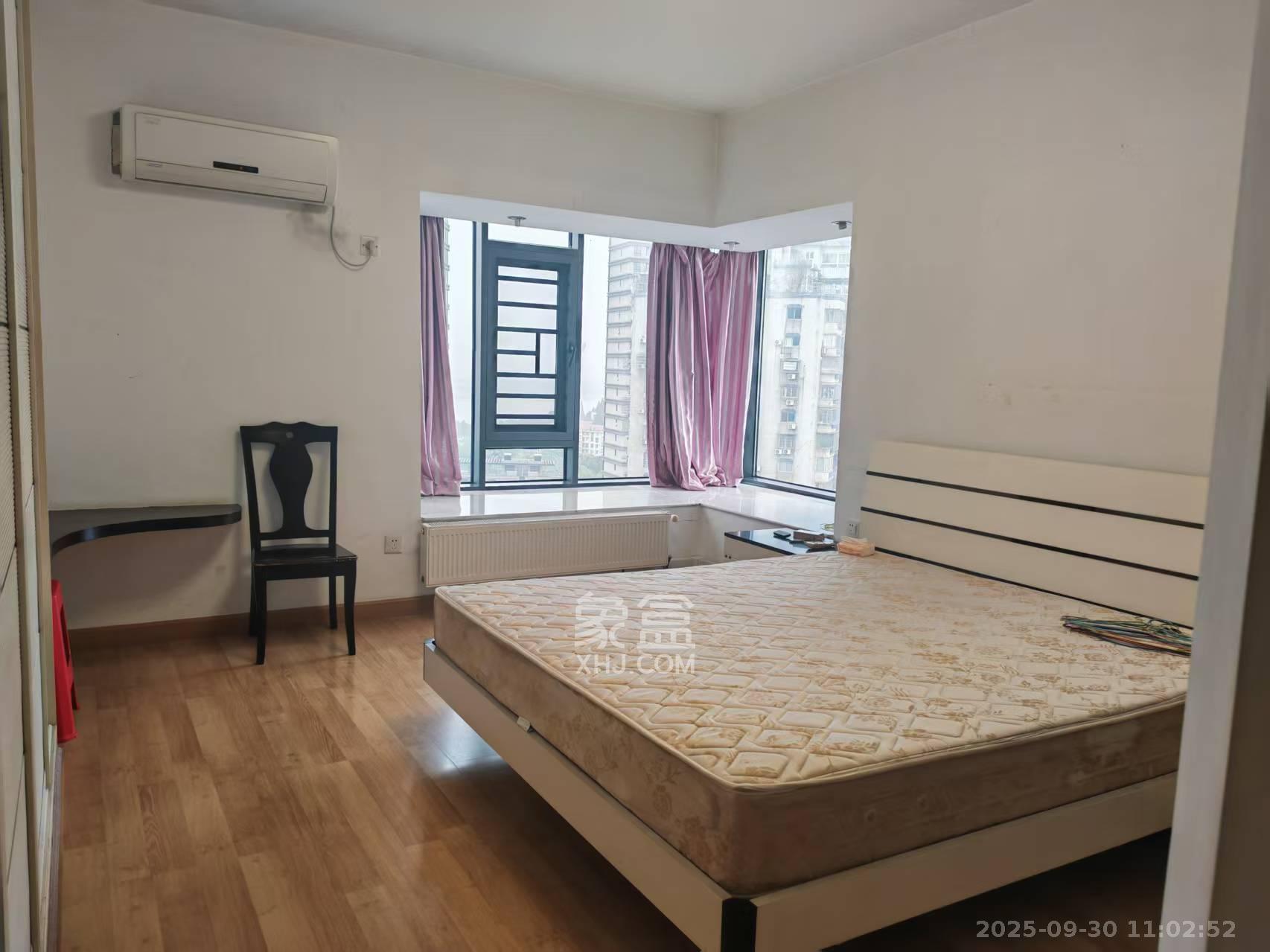 景秀江山  3室2厅2卫    3000.0元/月室内图