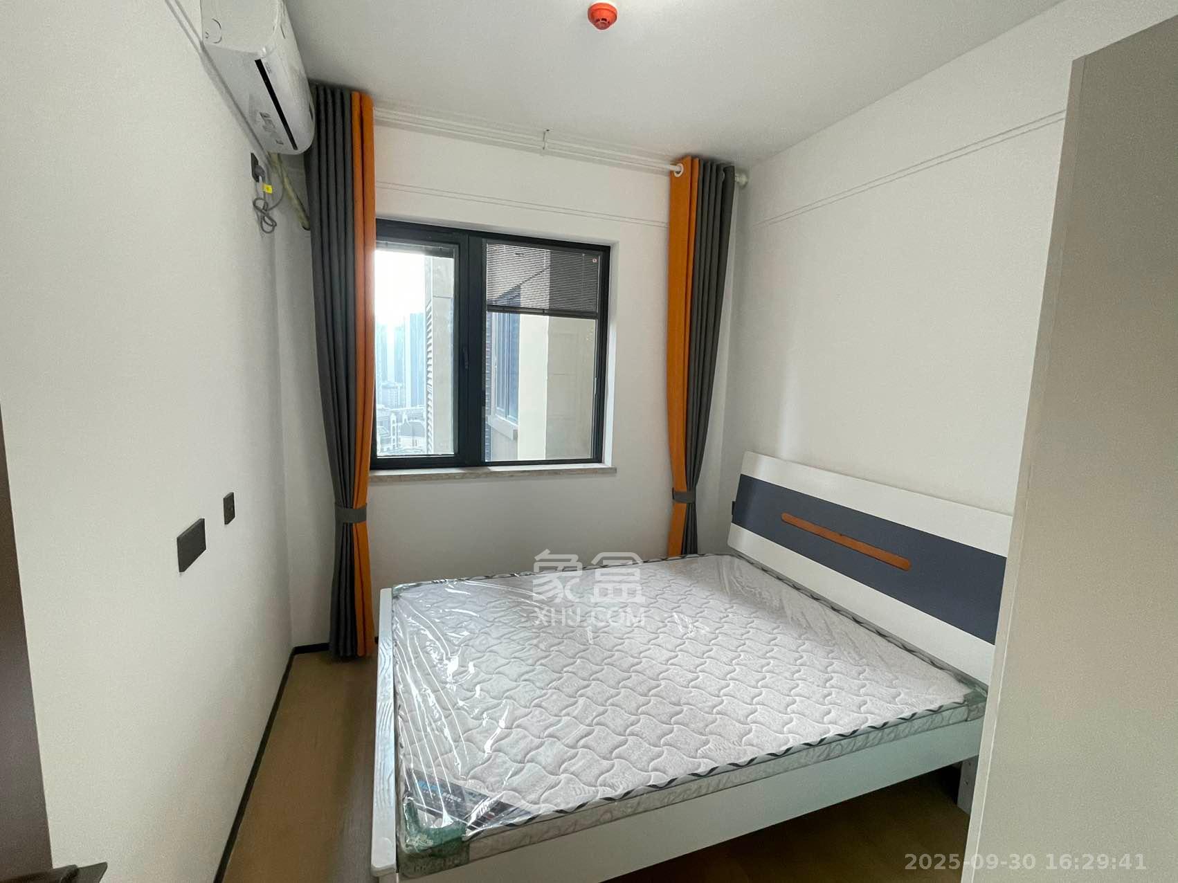 万科魅力之城天阔里  3室2厅2卫    3000.0元/月室内图