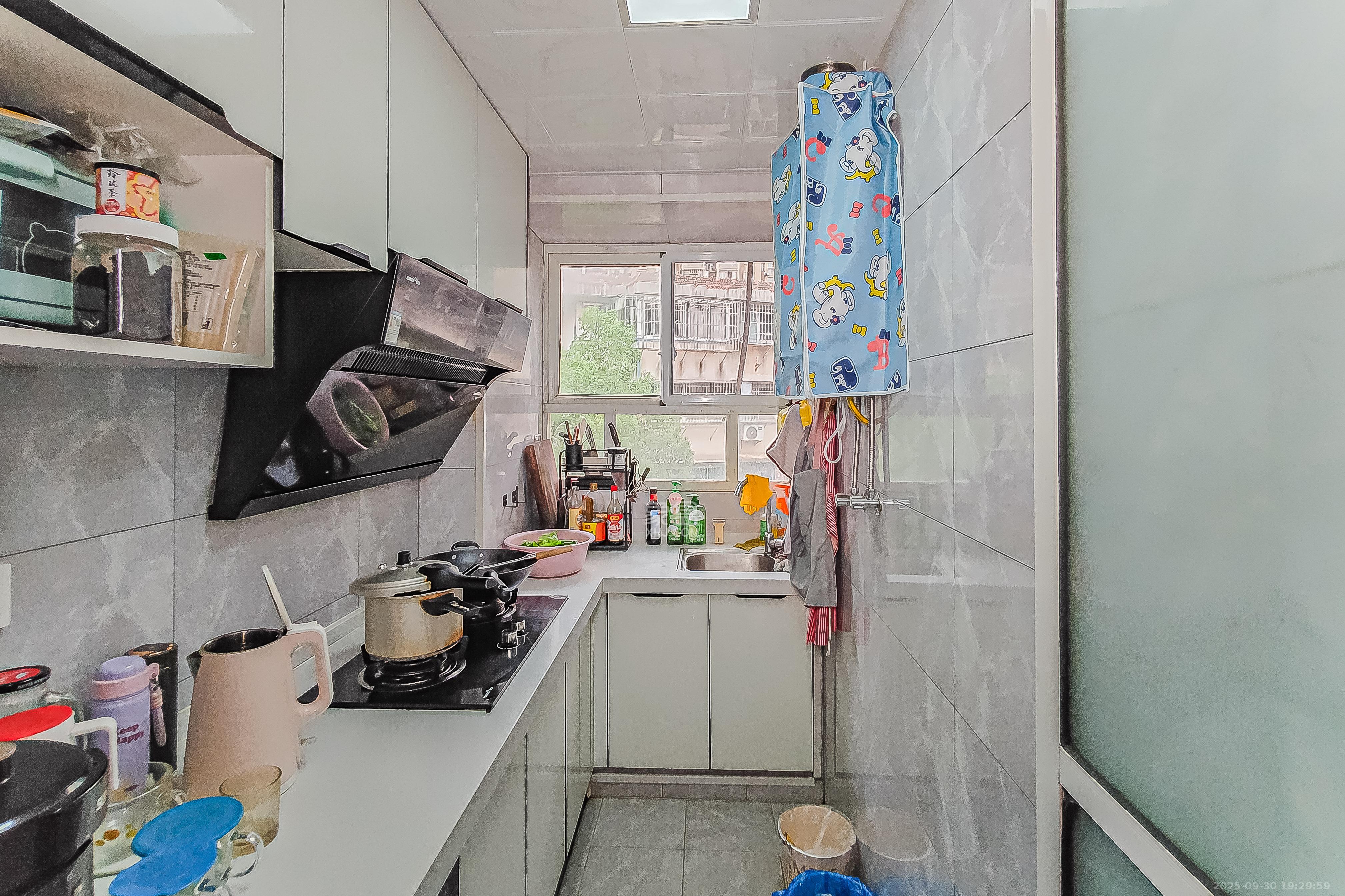 静谧园 3室1厅1卫 40.0万 静谧园 3室1厅1卫 40.0万厨房