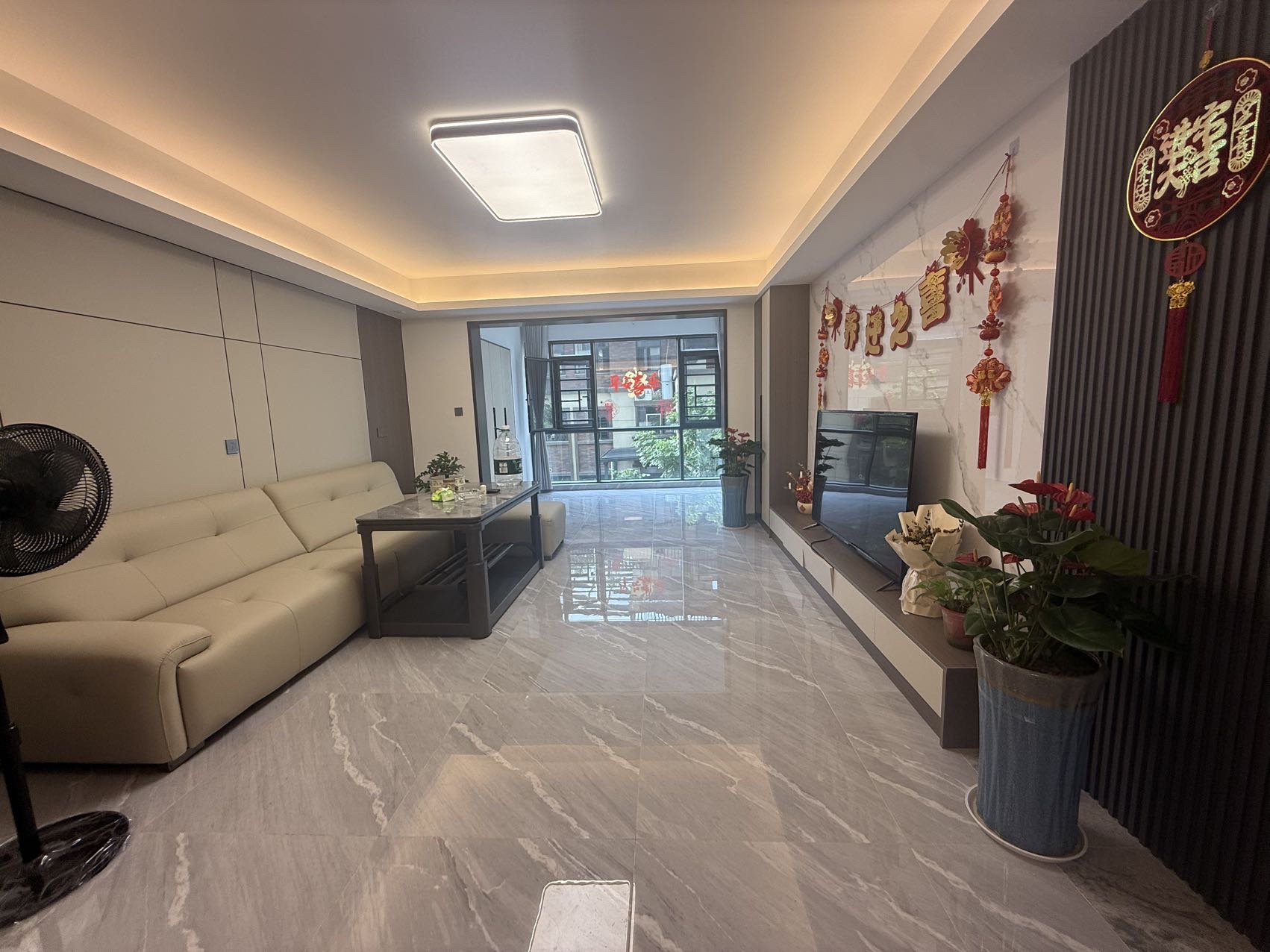 碧桂园翘楚棠 1室0厅0卫 96.8万 碧桂园翘楚棠 1室0厅0卫 96.8万客厅