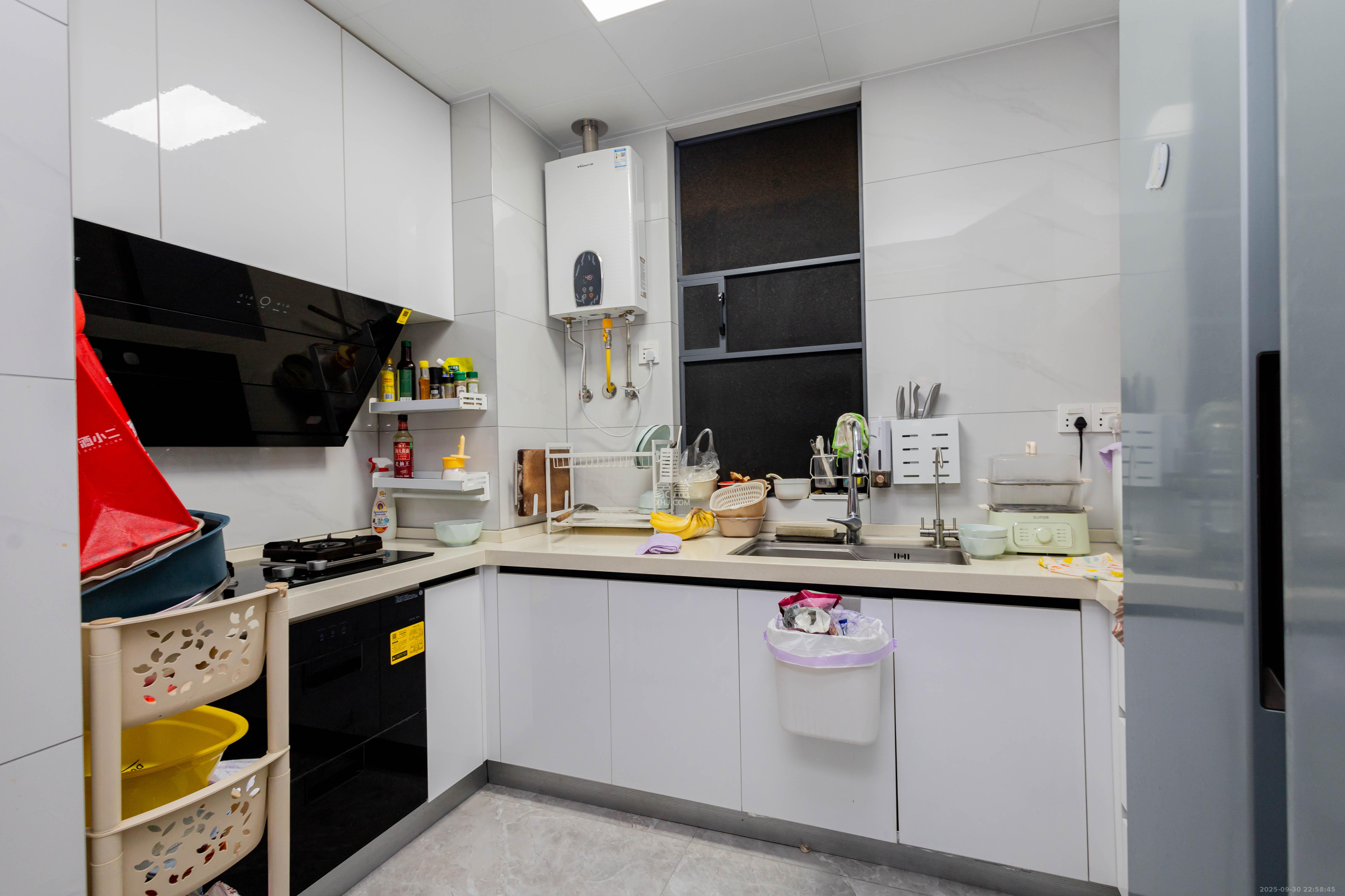 中交中央公园D5区 3室2厅2卫 155.0万 中交中央公园D5区 3室2厅2卫 155.0万厨房