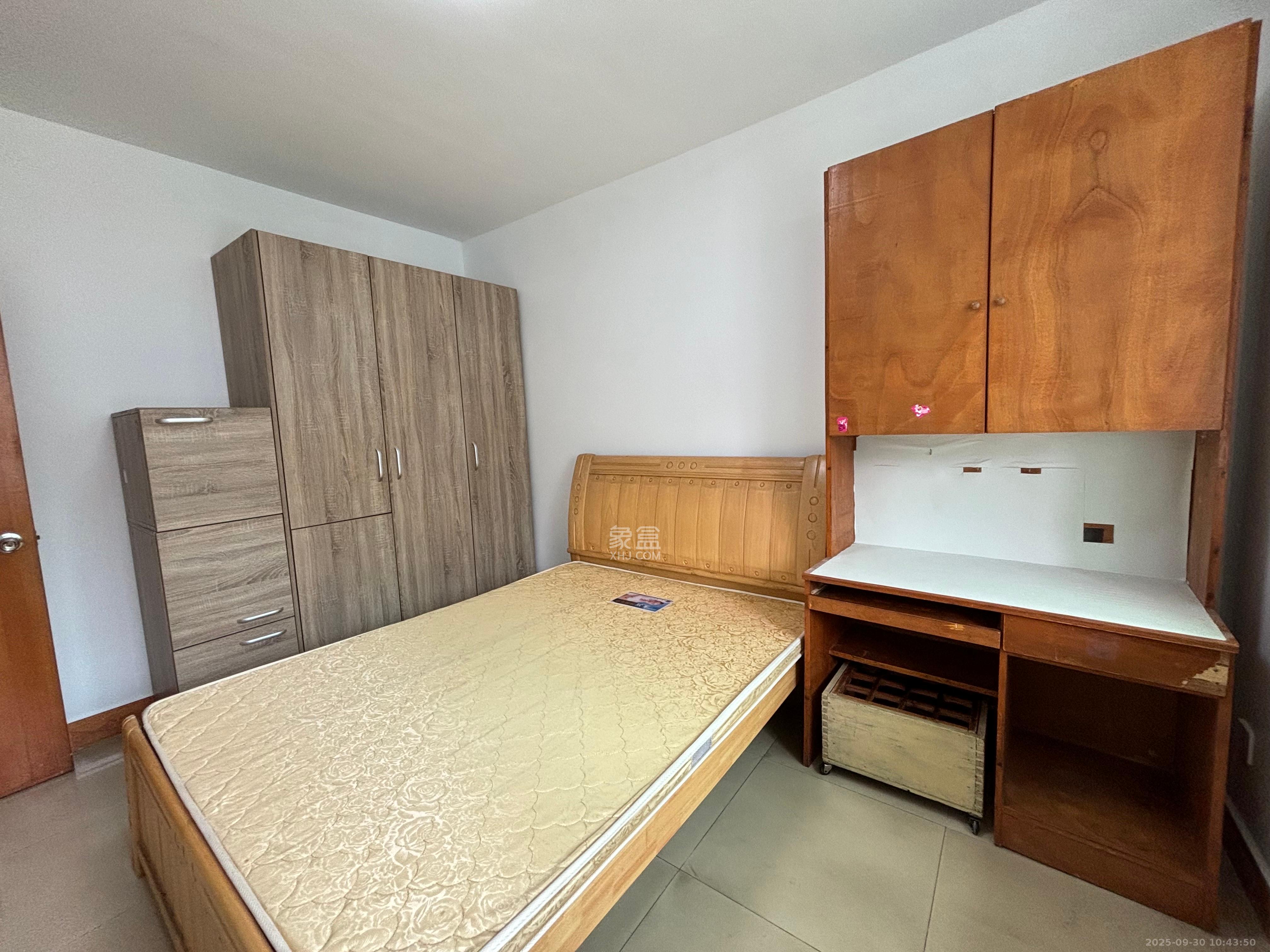 岳北社区 2室1厅1卫 2100.0元/月 岳北社区 2室1厅1卫 2100.0元/月室内图