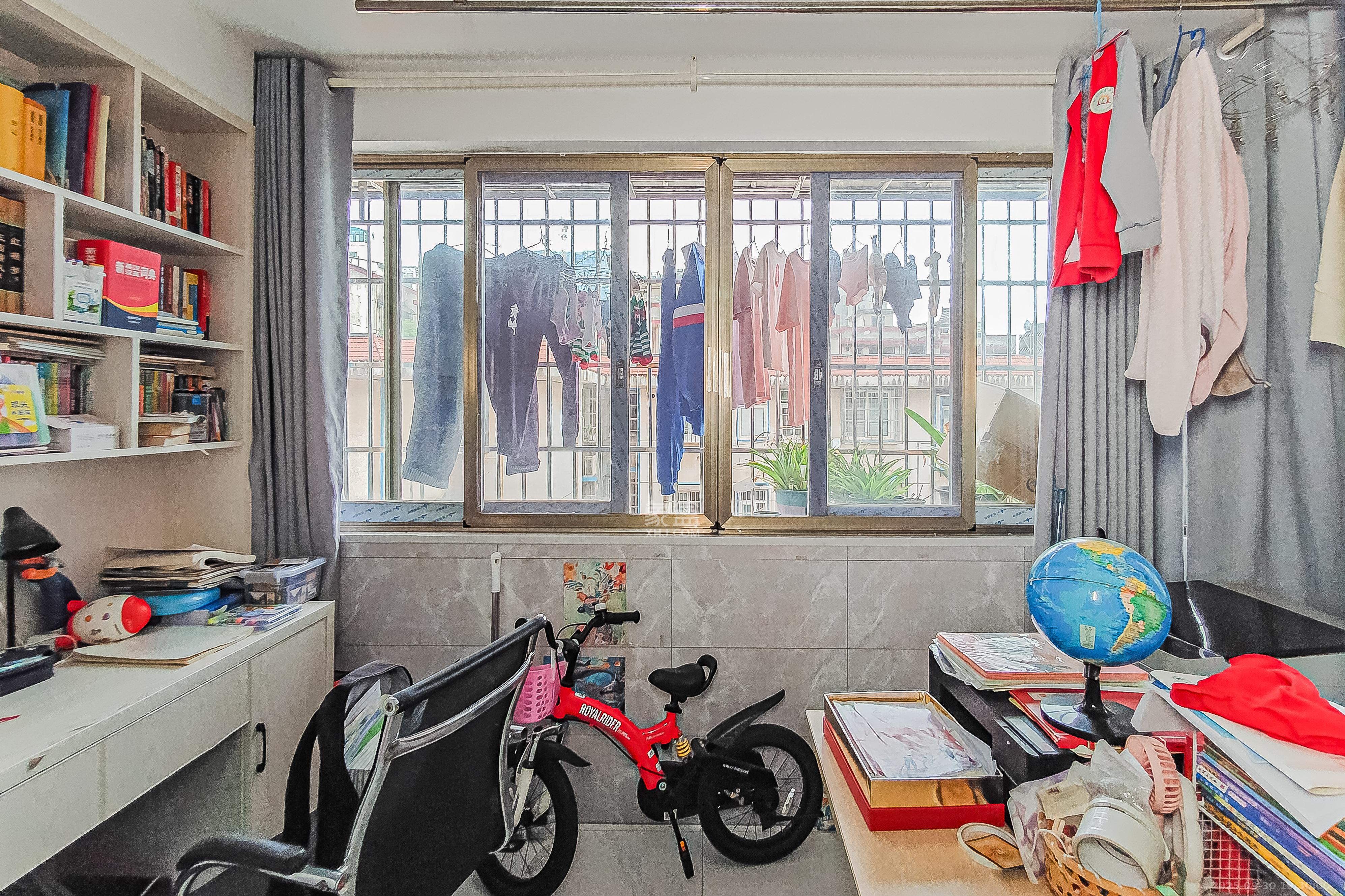 静谧园 3室1厅1卫 40.0万 静谧园 3室1厅1卫 40.0万阳台