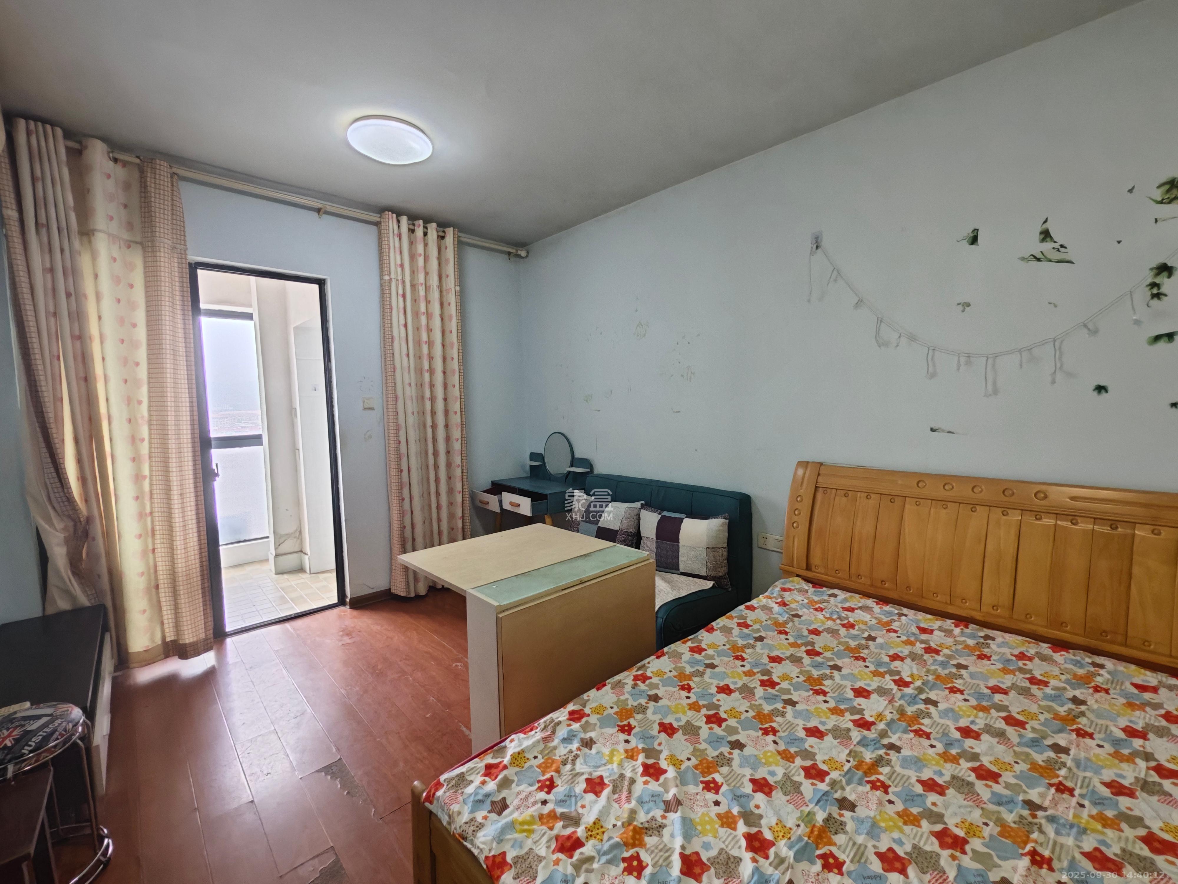 红公馆(前程丽景大厦) 1室1厅1卫 1300.0元/月 红公馆(前程丽景大厦) 1室1厅1卫 1300.0元/月室内图