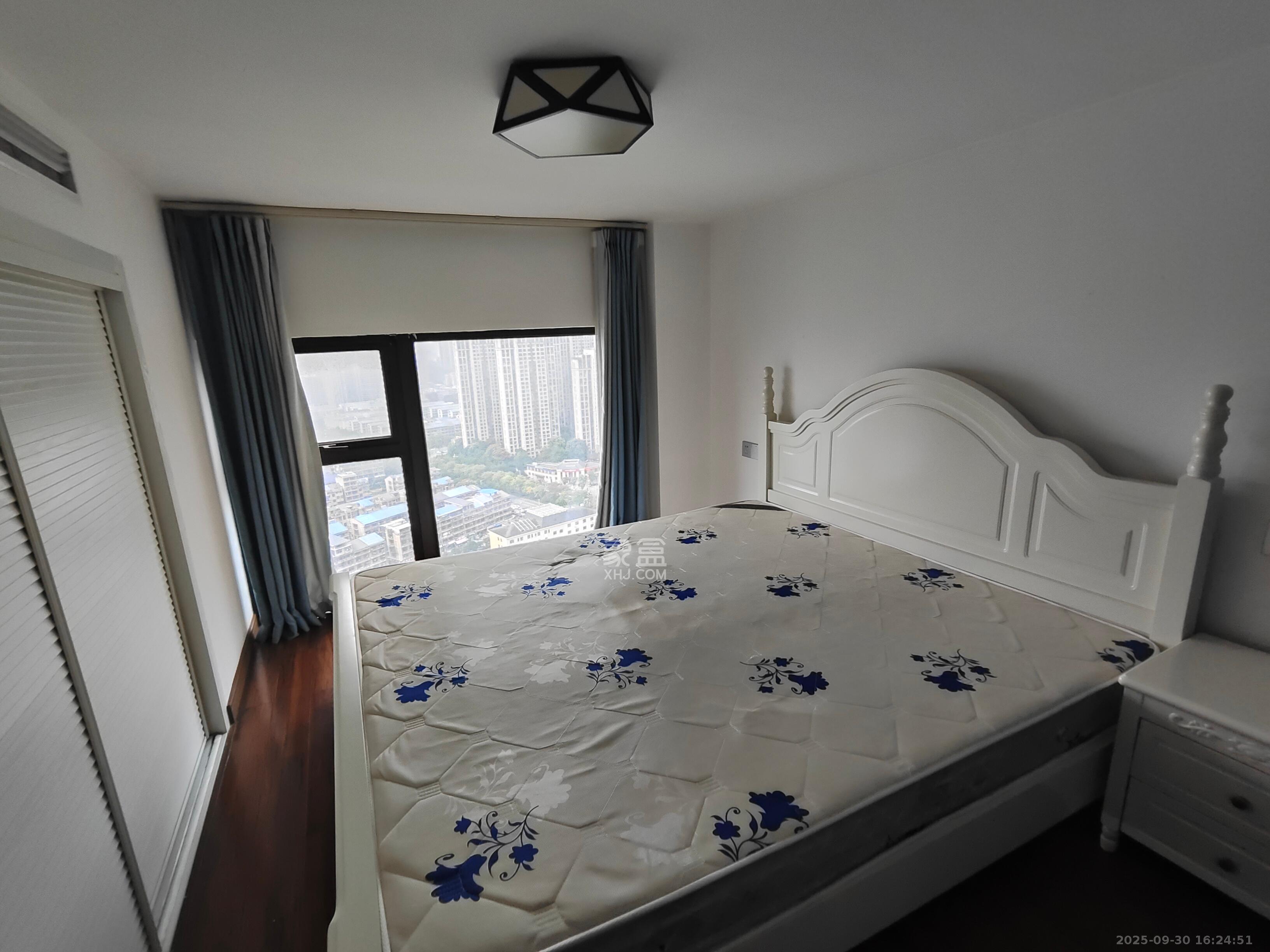 达美溪湖湾  2室1厅1卫    2300.0元/月室内图