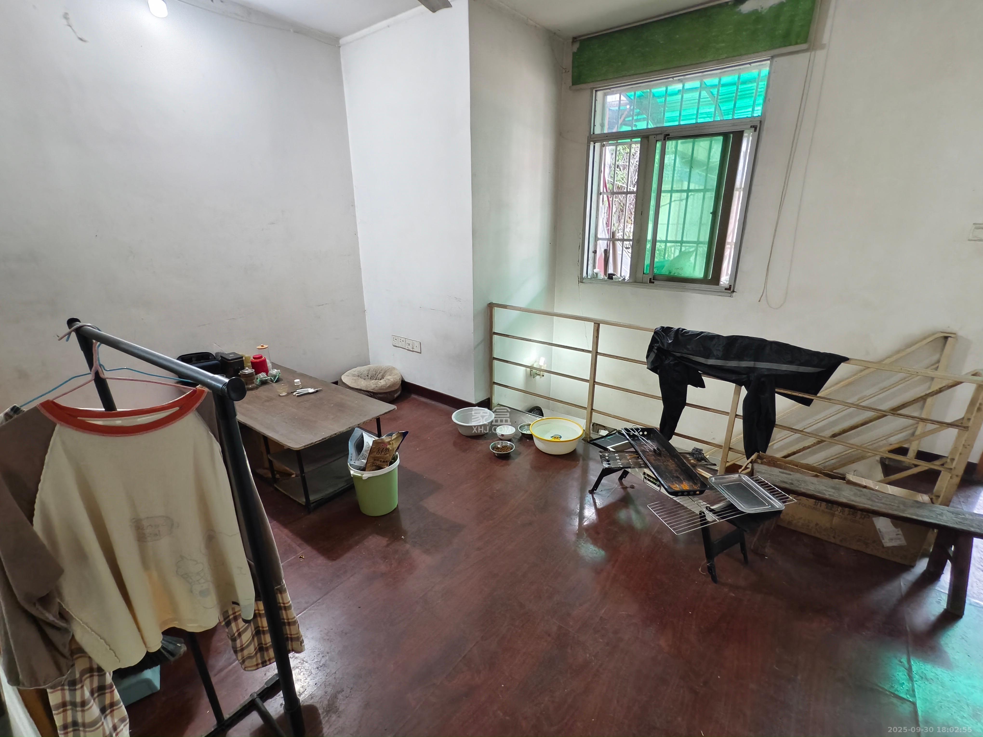 南建公寓 1室1厅1卫 500.0元/月 南建公寓 1室1厅1卫 500.0元/月室内图