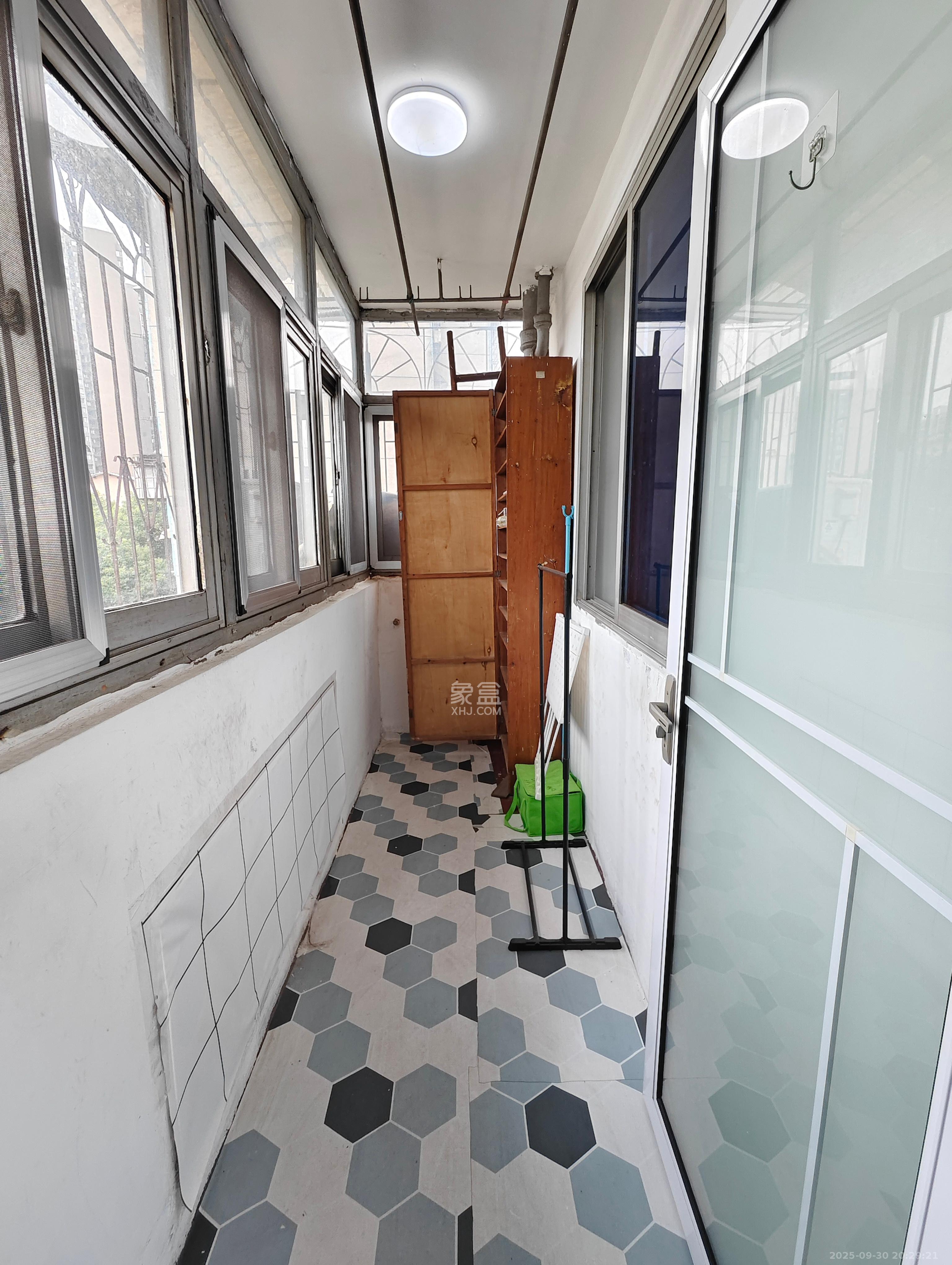 上民航宿舍 2室1厅1卫 2000.00元/月 上民航宿舍 2室1厅1卫 2000.00元/月室内图