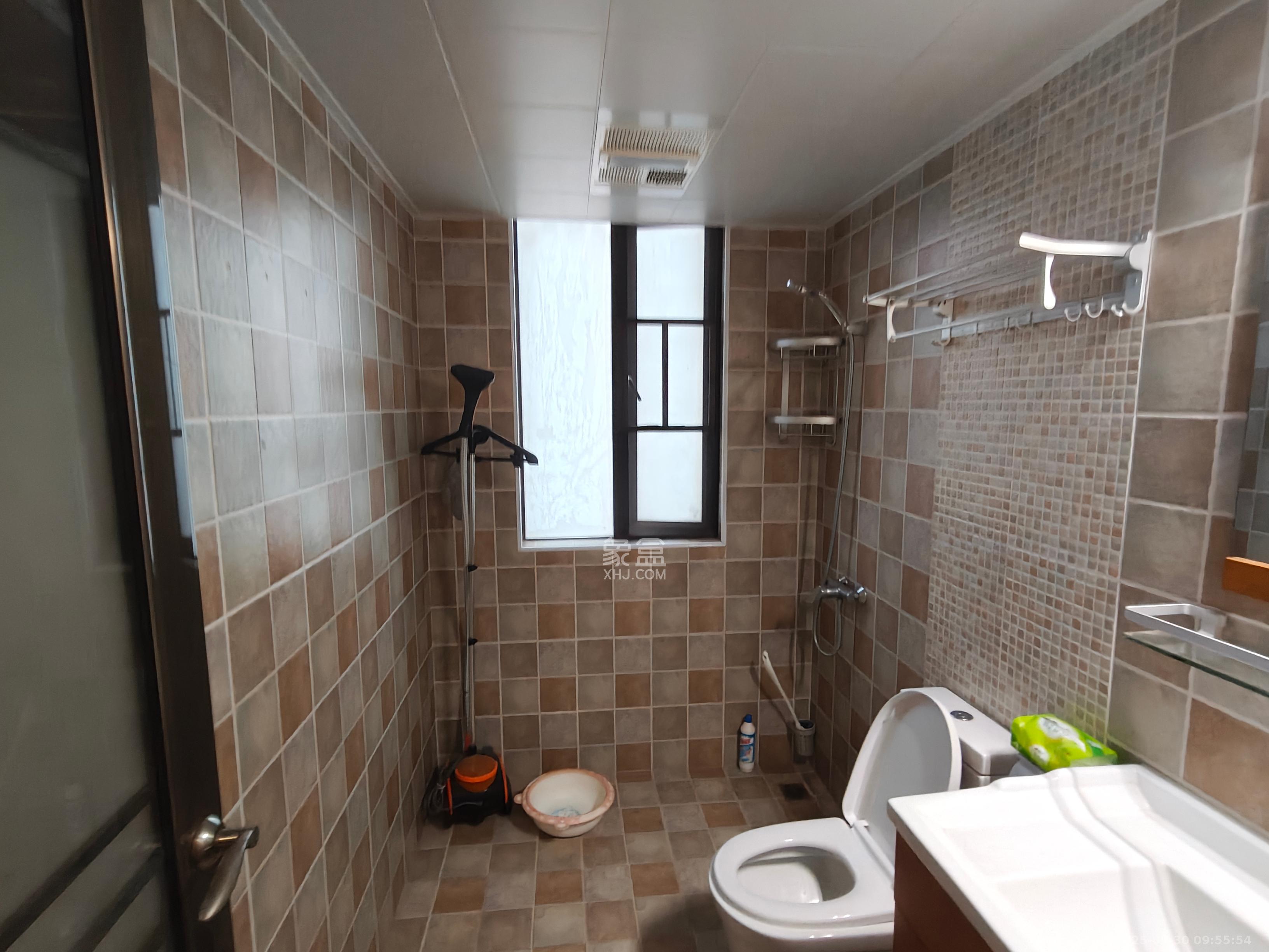 绿地之窗 3室2厅2卫 3400.0元/月 绿地之窗 3室2厅2卫 3400.0元/月室内图