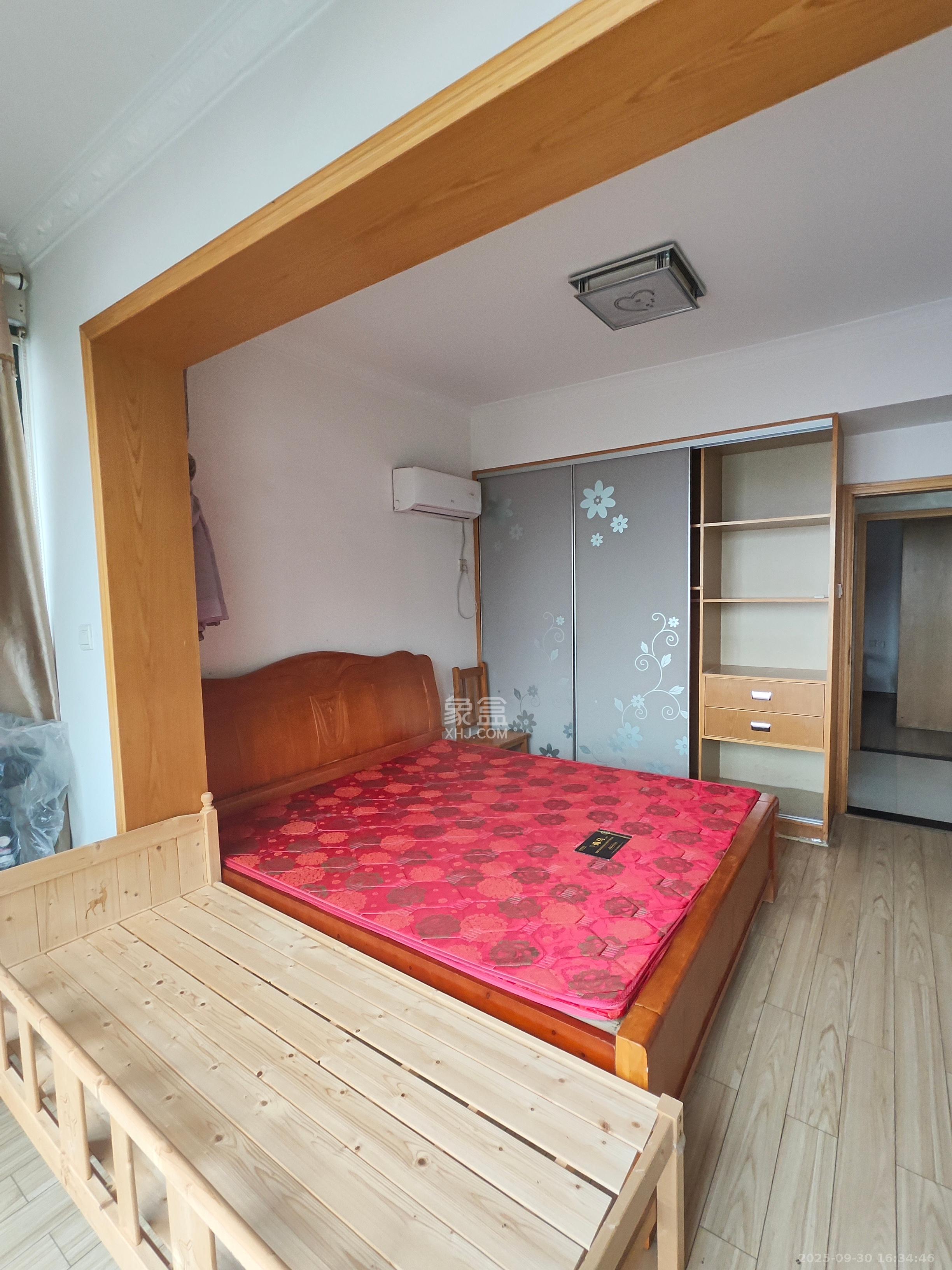 瑞凯景城苑(一、二期) 2室2厅1卫 1300.0元/月 瑞凯景城苑(一、二期) 2室2厅1卫 1300.0元/月室内图