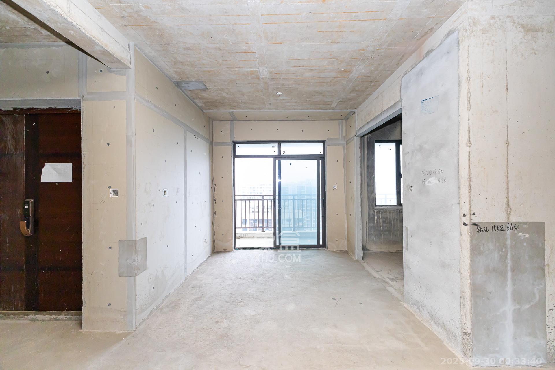 润和湘江天地E区 4室2厅2卫 168.0万 润和湘江天地E区 4室2厅2卫 168.0万客厅