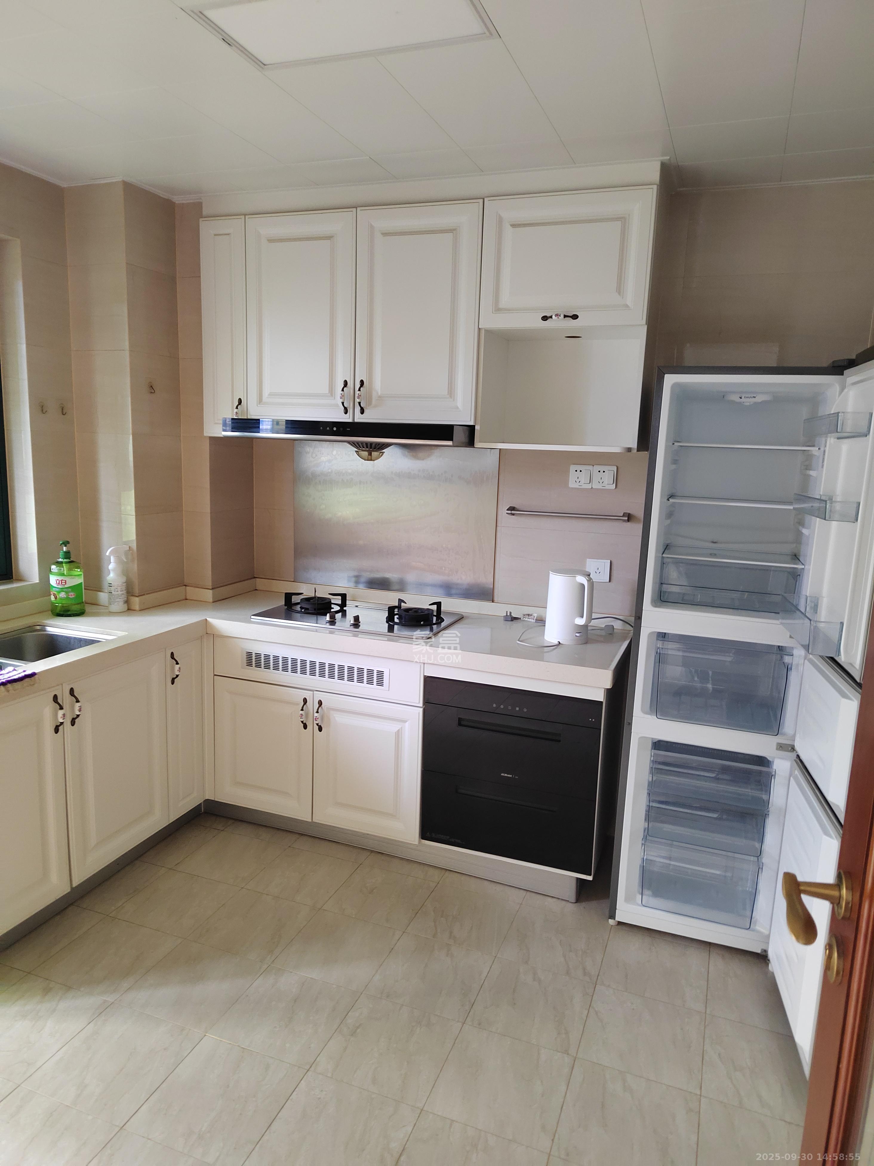 恒大雅苑 3室2厅2卫 3000.0元/月 恒大雅苑 3室2厅2卫 3000.0元/月室内图