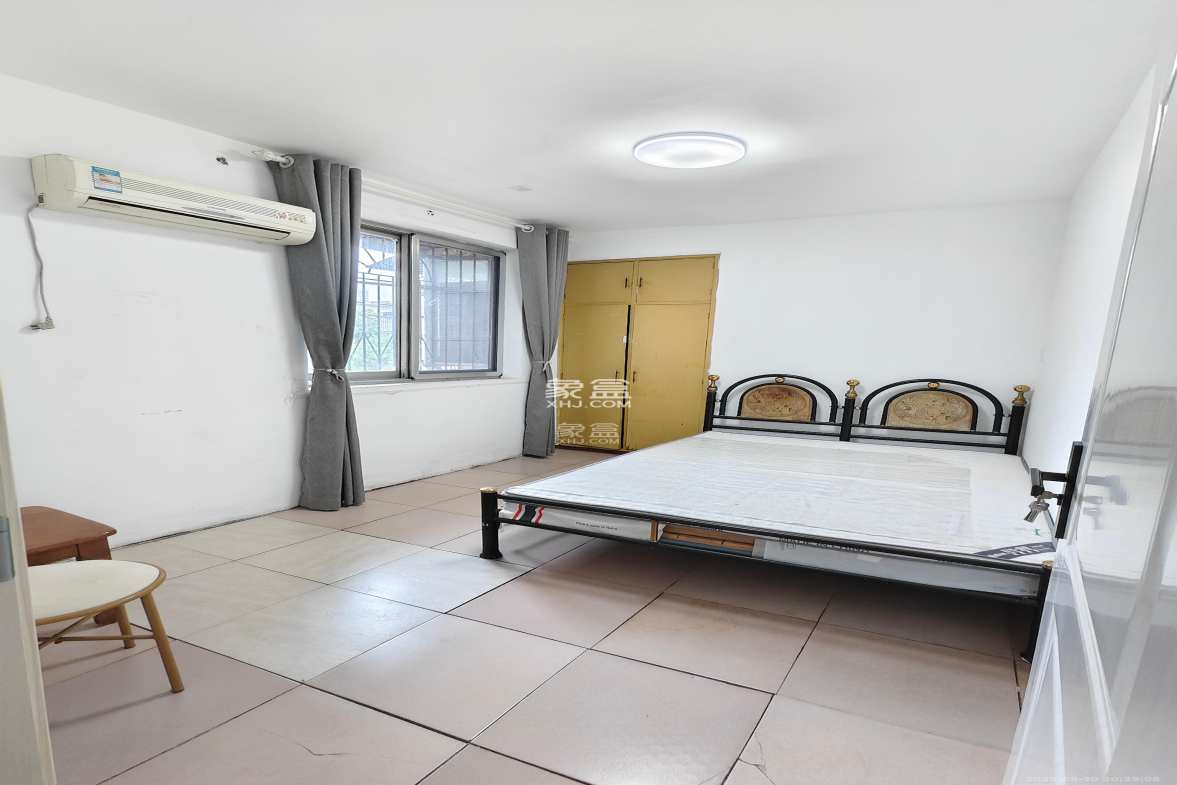 上民航宿舍 2室1厅1卫 2000.00元/月 上民航宿舍 2室1厅1卫 2000.00元/月室内图