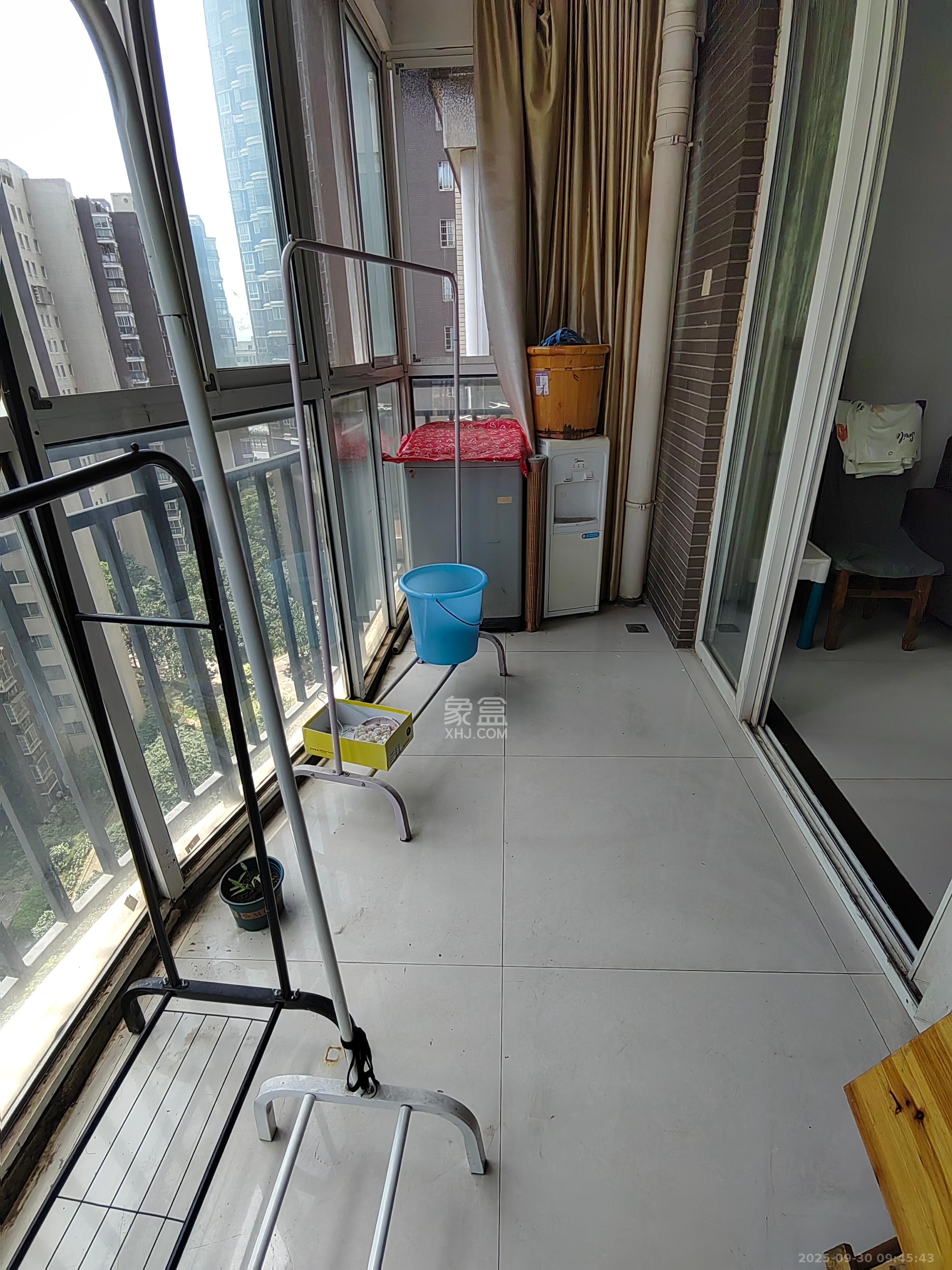 世景华庭  2室2厅1卫    1500.0元/月室内图