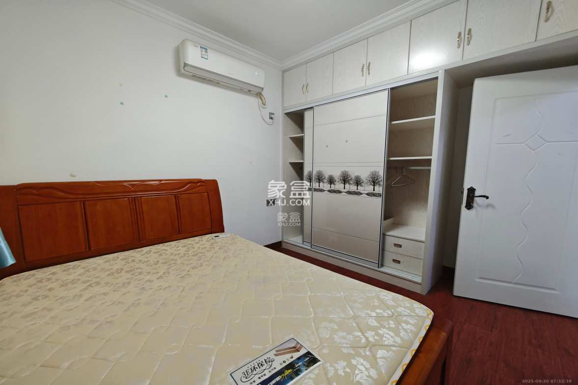 康桥长郡 3室2厅1卫 1550.00元/月 康桥长郡 3室2厅1卫 1550.00元/月室内图