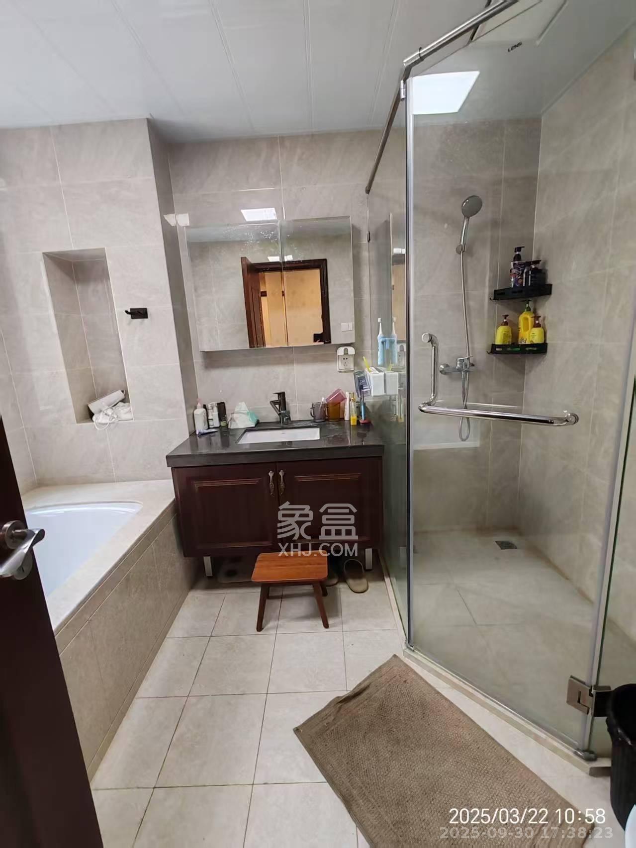 运达锦绣广场 5室2厅2卫 9000.0元/月 运达锦绣广场 5室2厅2卫 9000.0元/月室内图