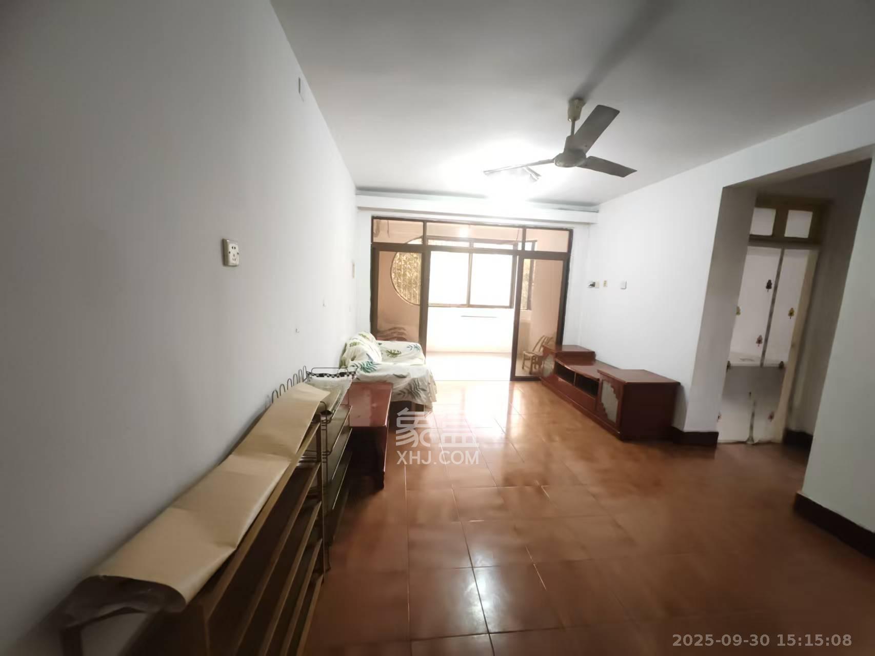 华侨一村 2室1厅1卫 2300.0元/月 华侨一村 2室1厅1卫 2300.0元/月室内图