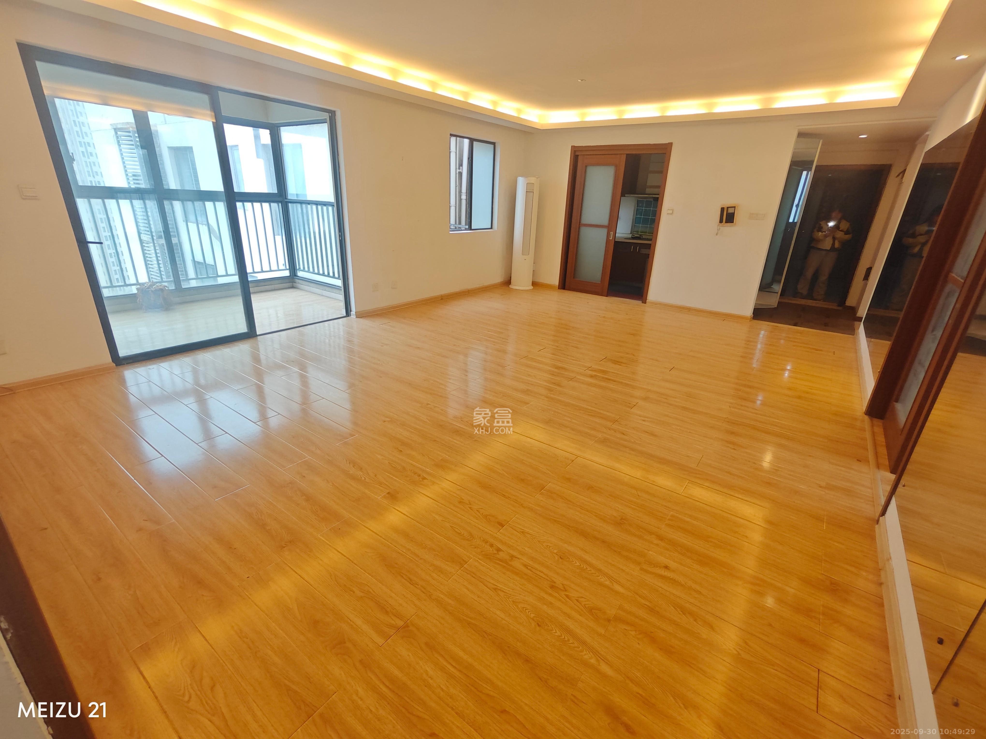 万科城 3室2厅2卫 3000.0元/月 万科城 3室2厅2卫 3000.0元/月室内图