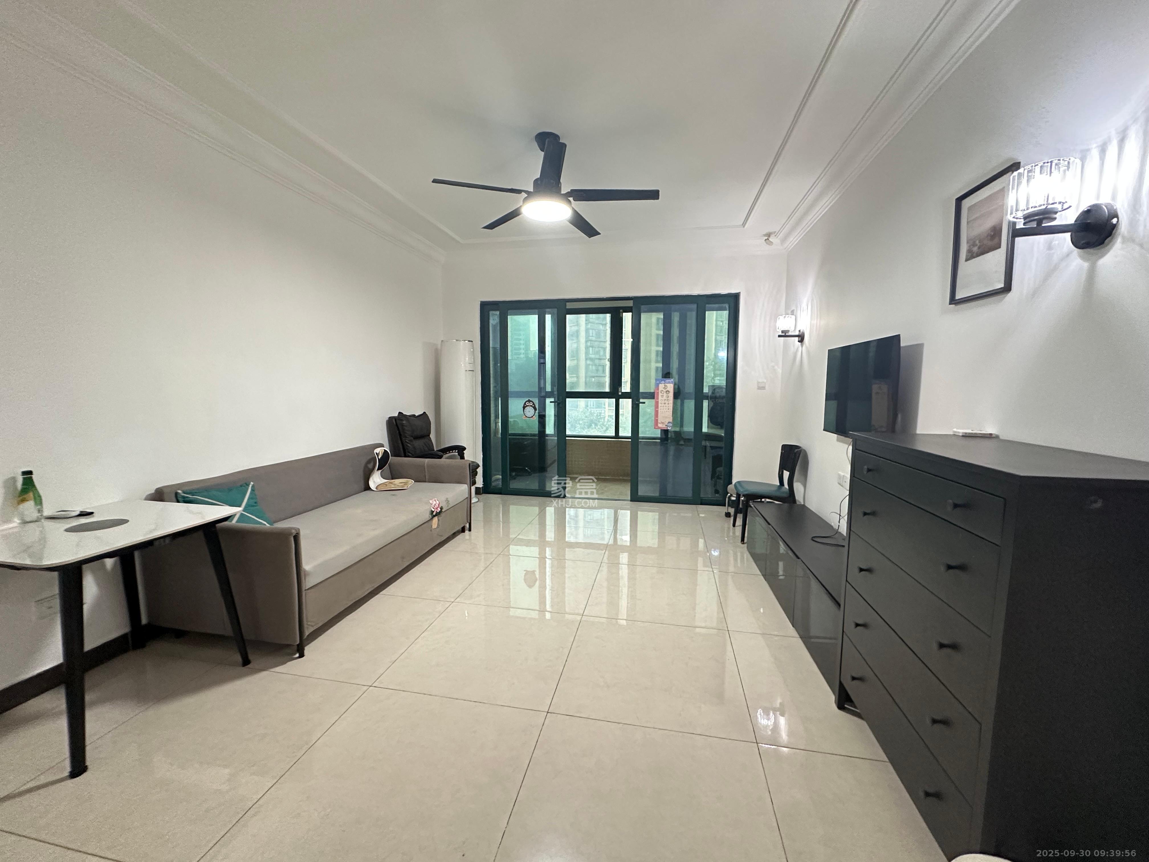 恒大雅苑 3室2厅1卫 2600.0元/月 恒大雅苑 3室2厅1卫 2600.0元/月室内图