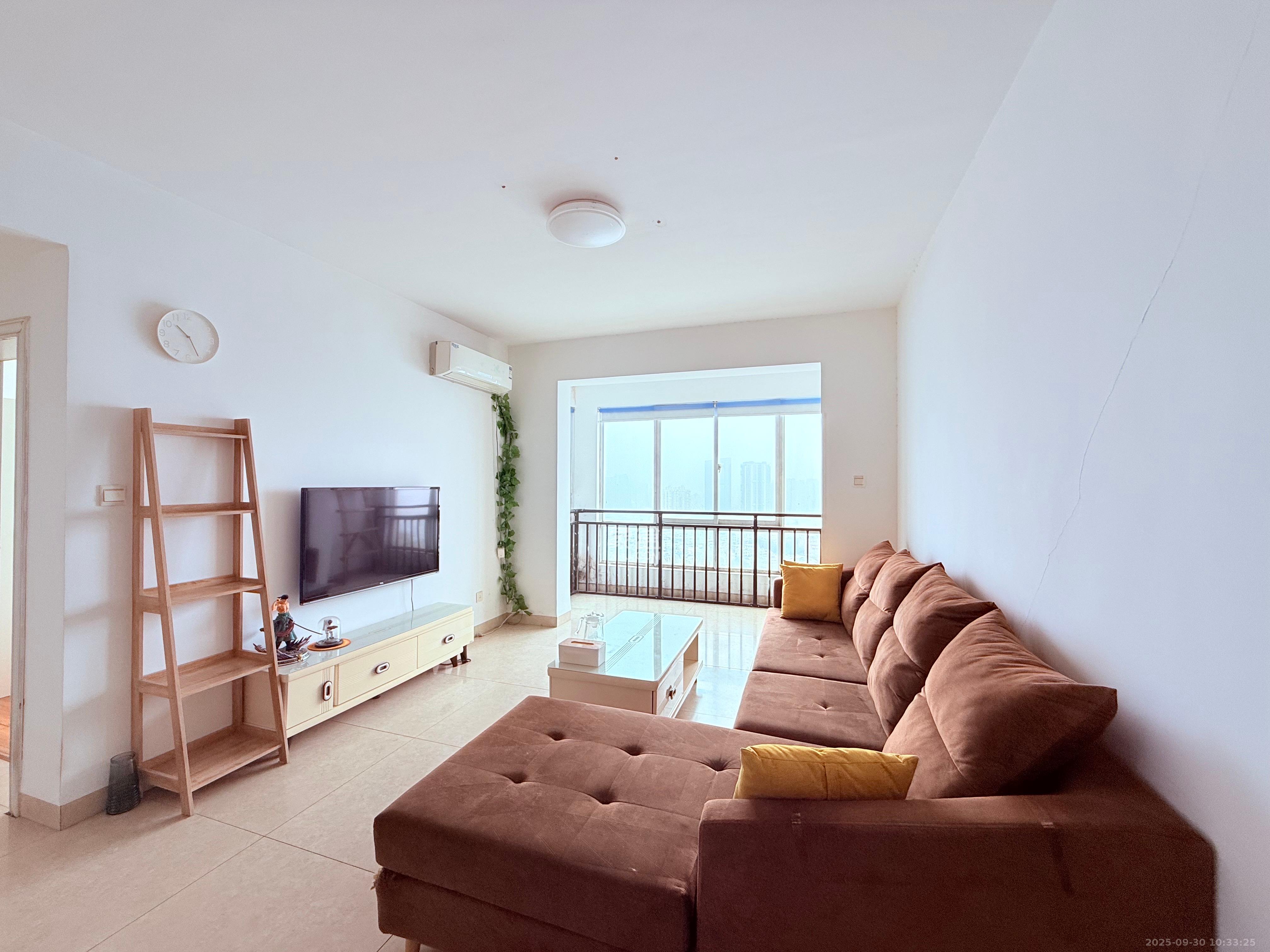 东门壹号家园 2室2厅1卫 2400.0元/月 东门壹号家园 2室2厅1卫 2400.0元/月室内图