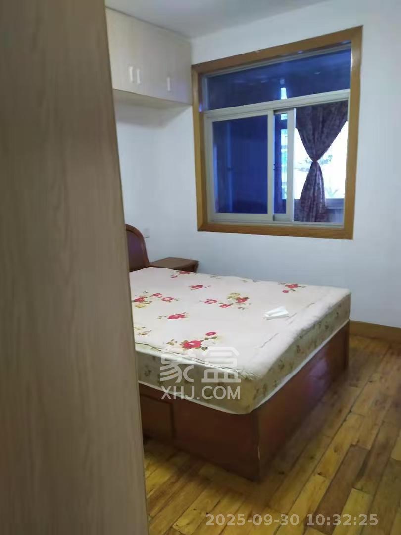 老鸦冲小区  1室1厅1卫    1200.0元/月室内图